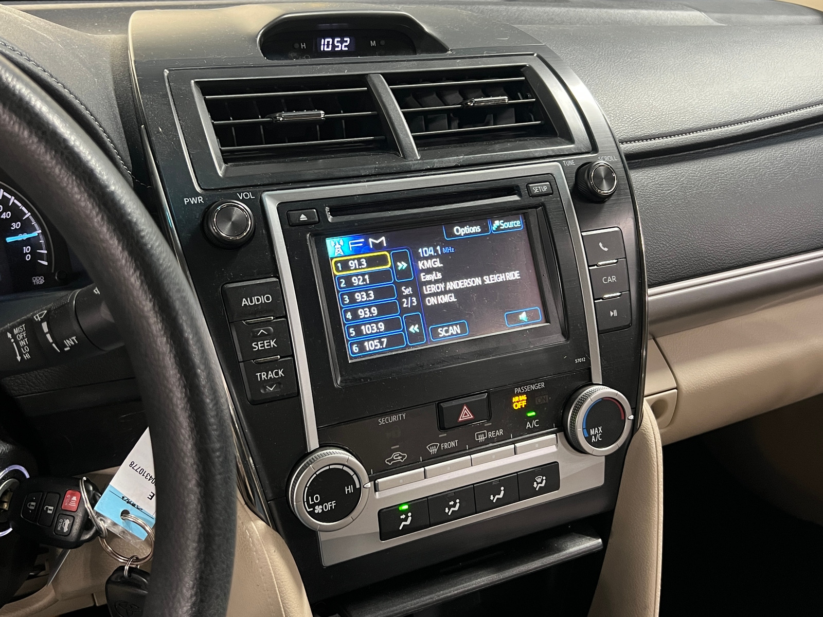 Thumbnail: 2012 Toyota Camry - 4