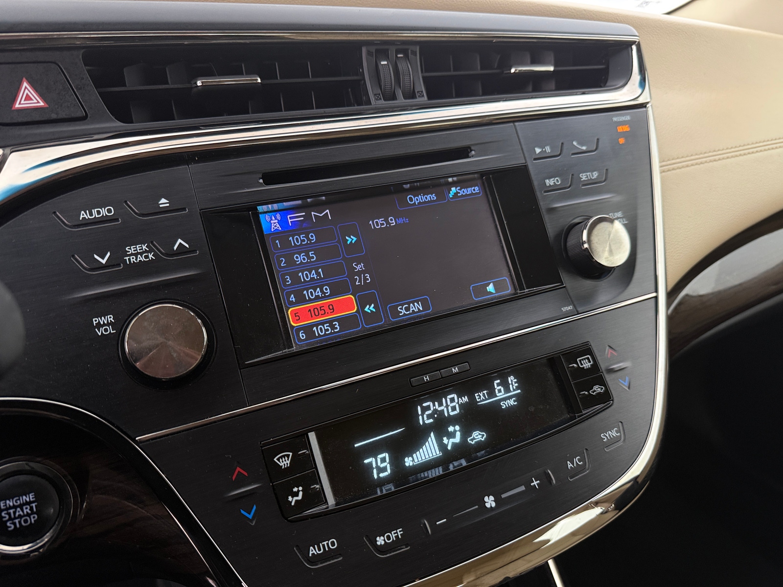 Thumbnail: 2013 Toyota Avalon - 4