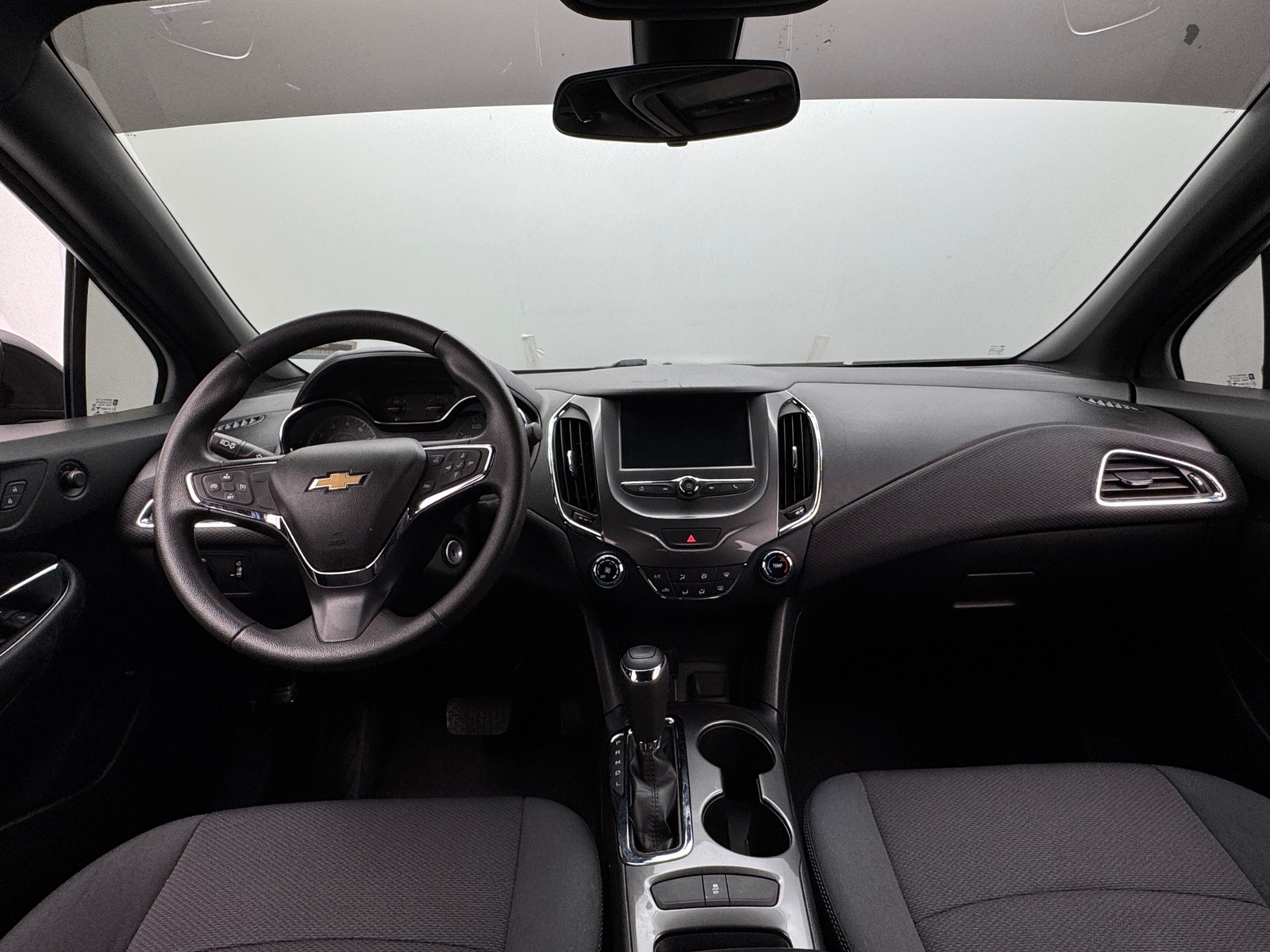 Thumbnail: 2018 Chevrolet Cruze - 3