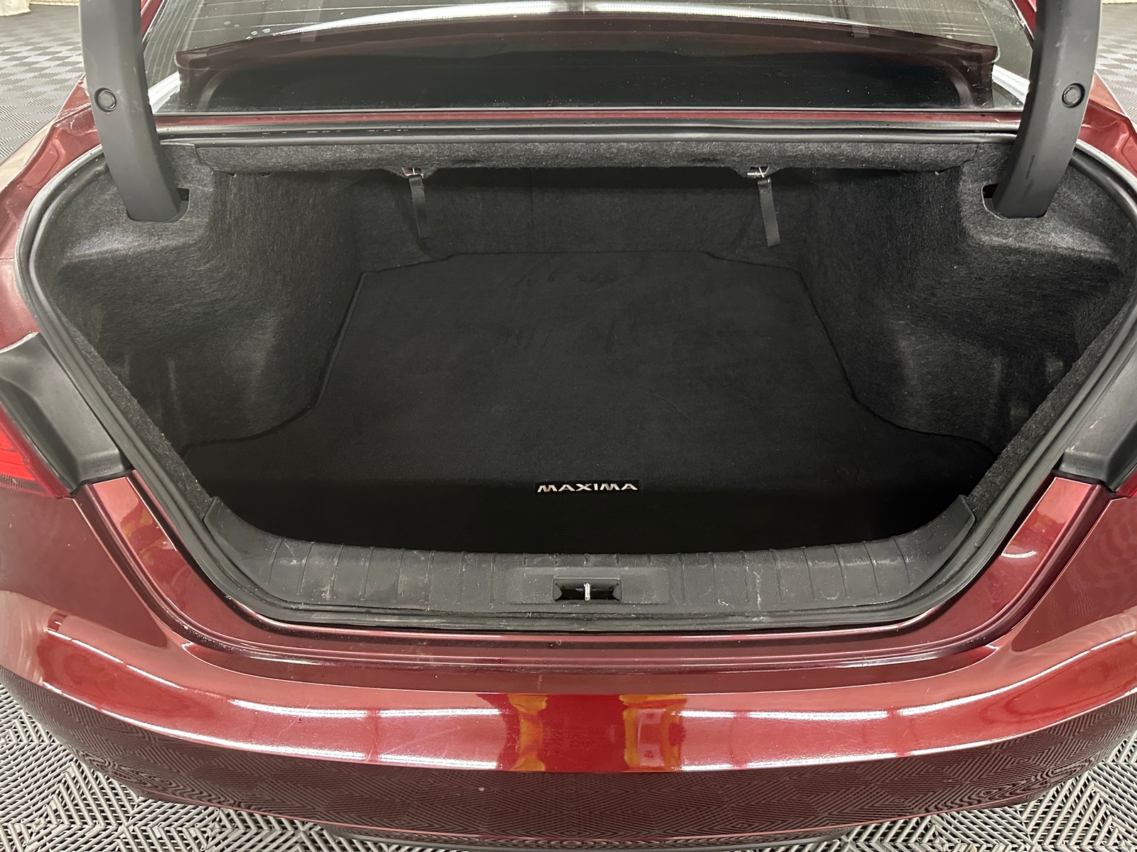 Thumbnail: 2017 Nissan Maxima - 6