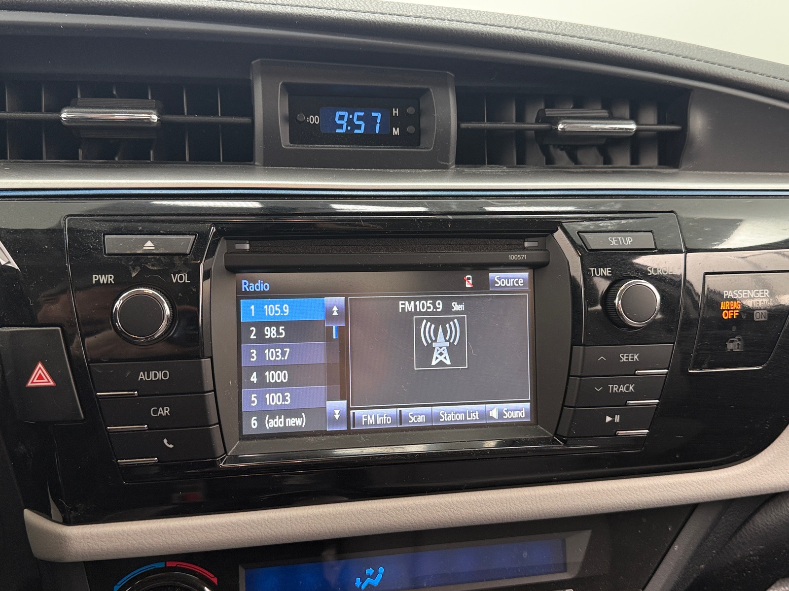 Thumbnail: 2016 Toyota Corolla - 4