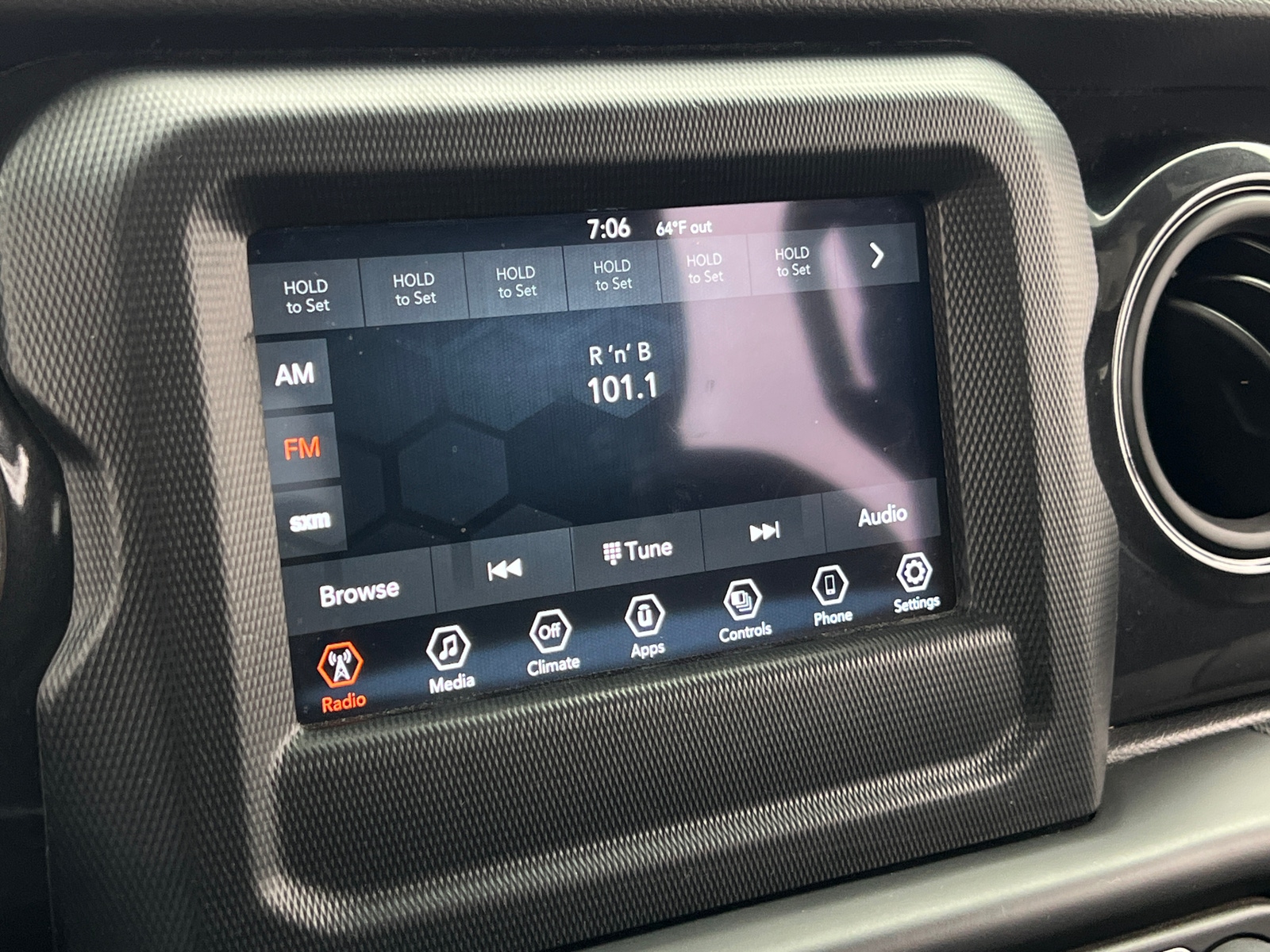 Thumbnail: 2022 Jeep Gladiator - 4