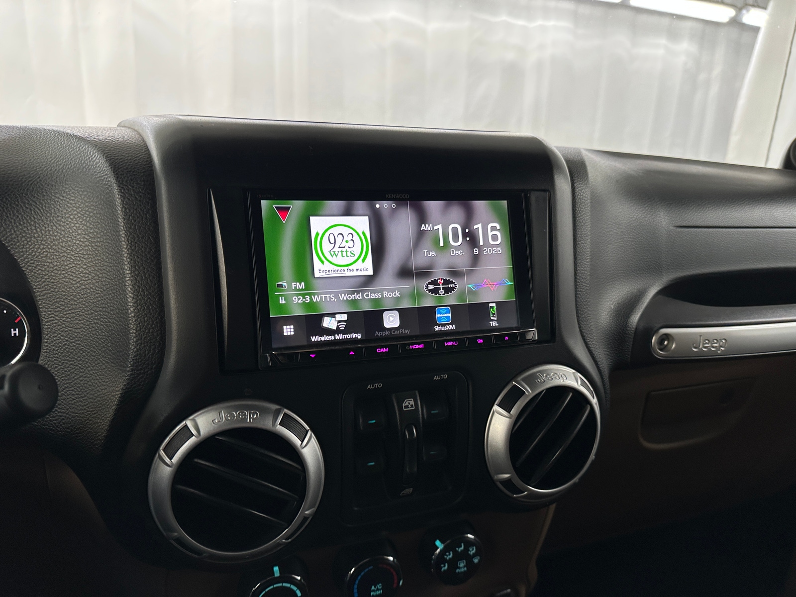 Thumbnail: 2013 Jeep Wrangler - 3