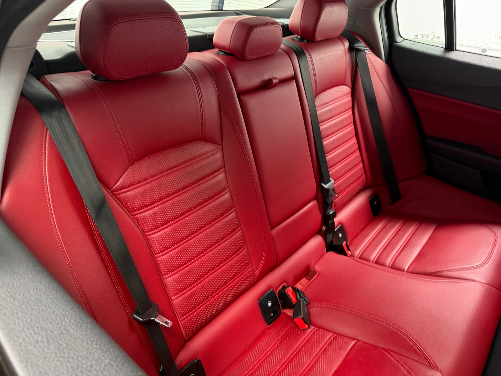 Thumbnail: 2019 Alfa Romeo Giulia - 4