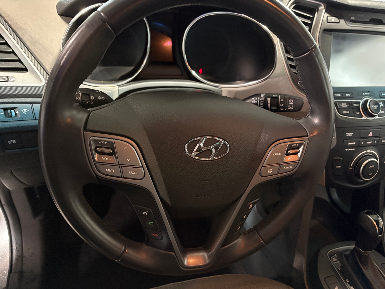 Thumbnail: 2014 Hyundai Santa Fe - 4