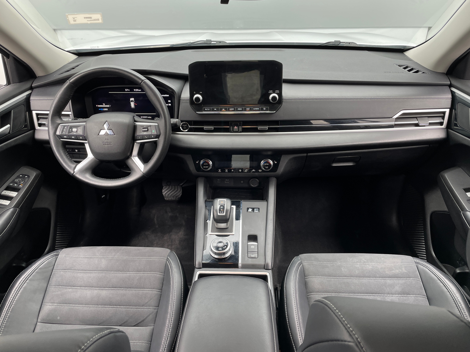 Thumbnail: 2023 Mitsubishi Outlander - 2