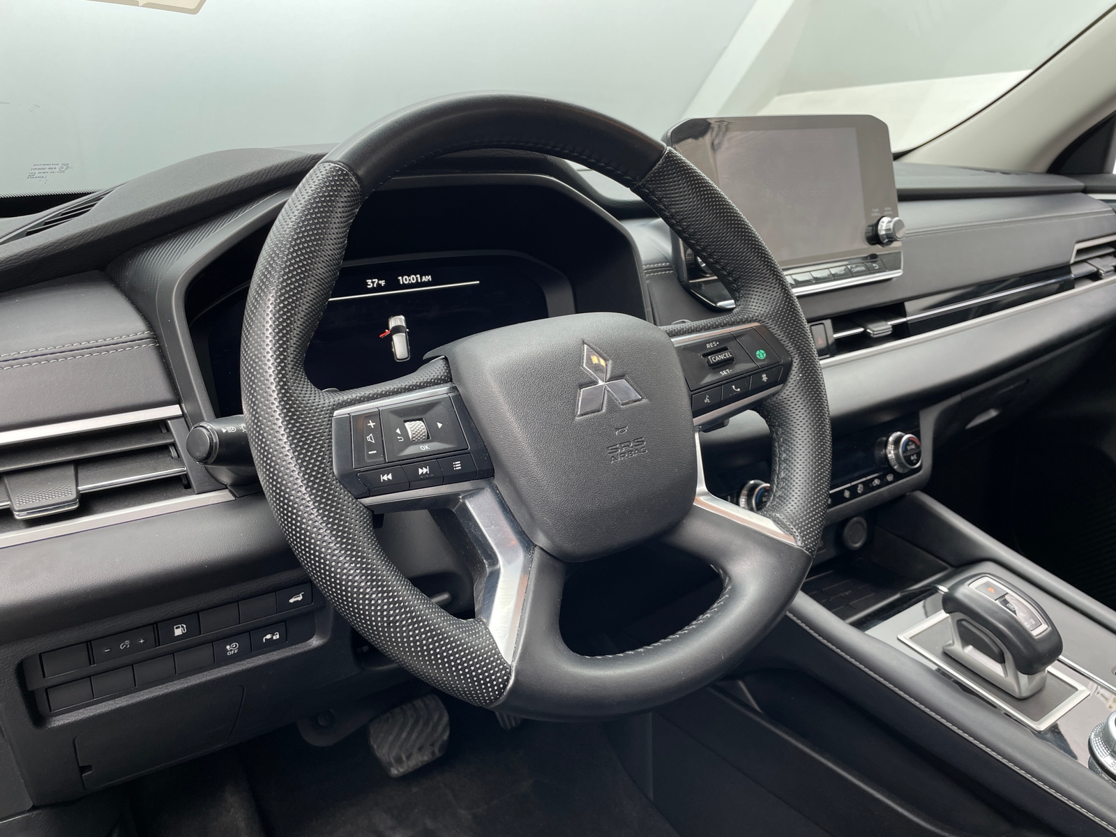 Thumbnail: 2023 Mitsubishi Outlander - 4