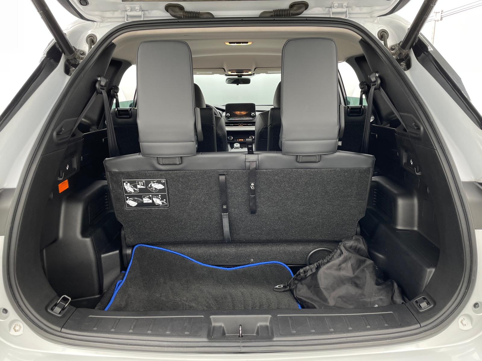 Thumbnail: 2023 Mitsubishi Outlander - 6