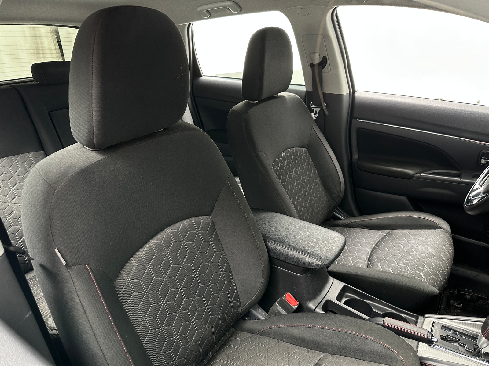 Thumbnail: 2022 Mitsubishi Outlander Sport - 2