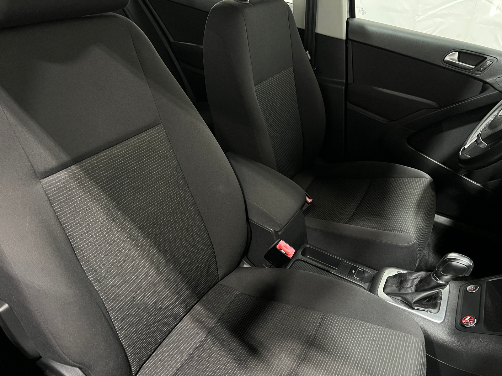 Thumbnail: 2018 Volkswagen Tiguan - 2