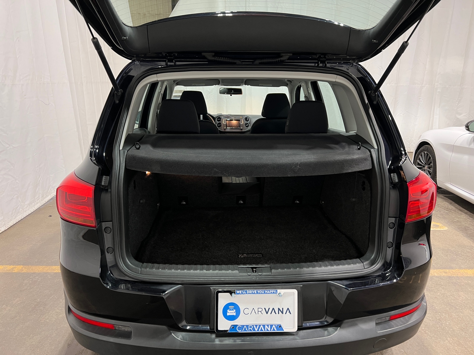 Thumbnail: 2018 Volkswagen Tiguan - 7