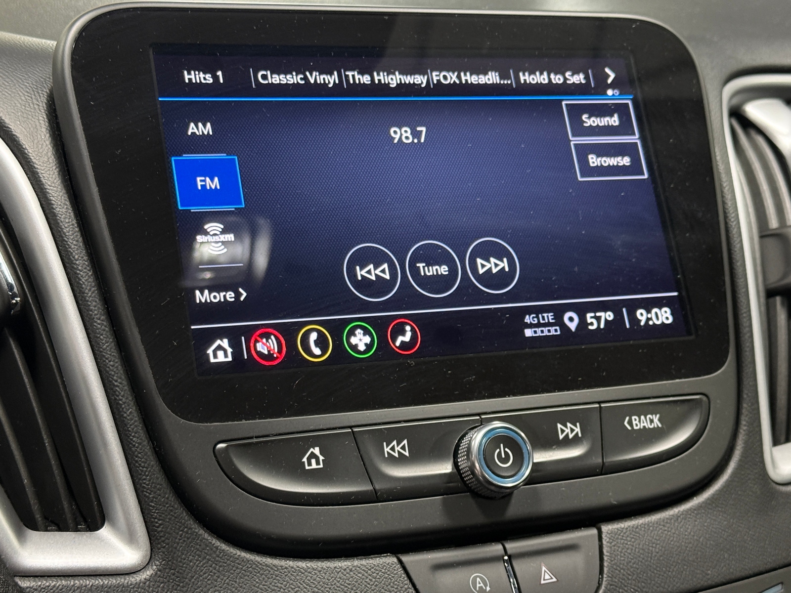 Thumbnail: 2024 Chevrolet Malibu - 4