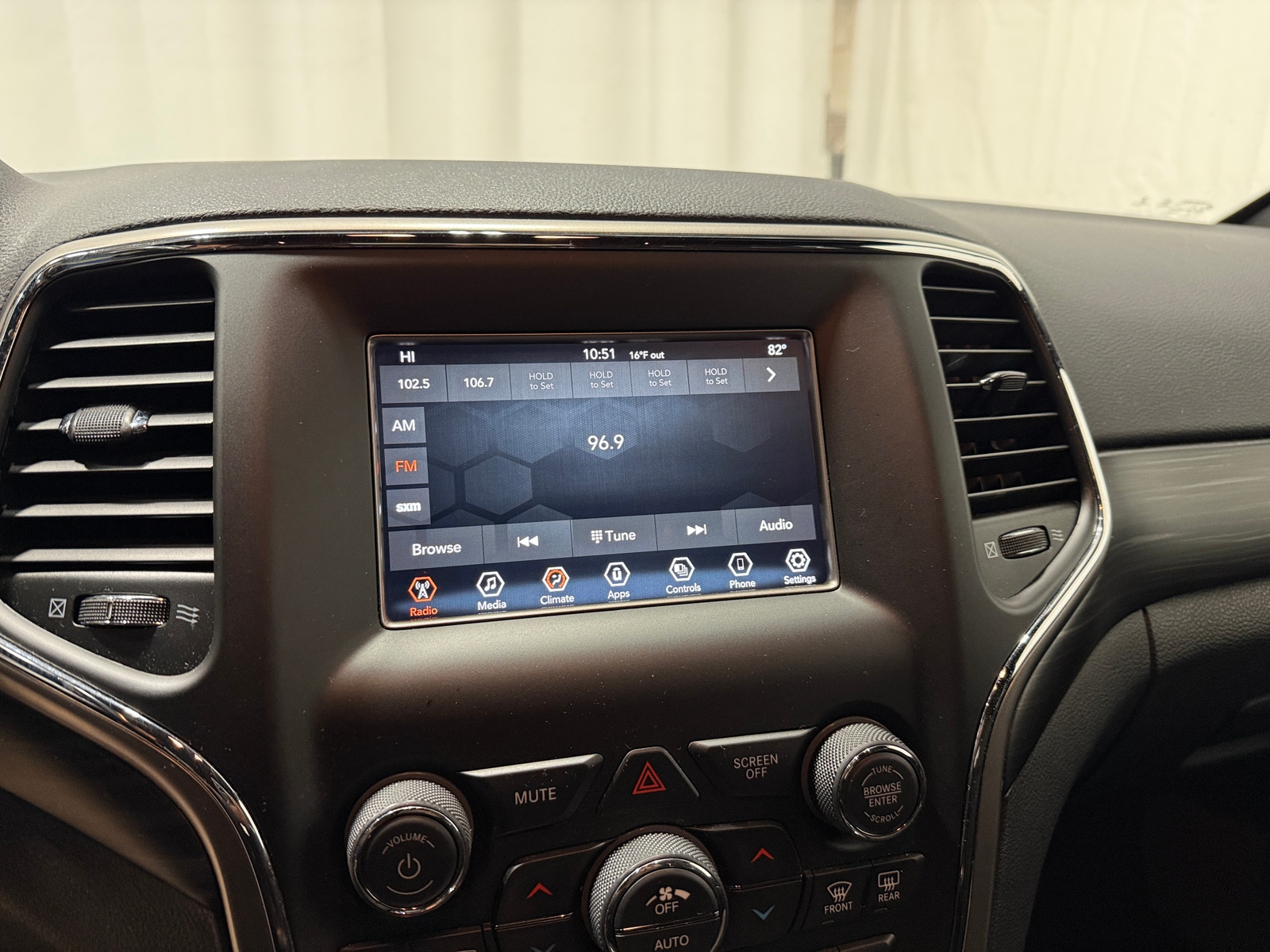 Thumbnail: 2021 Jeep Grand Cherokee - 4