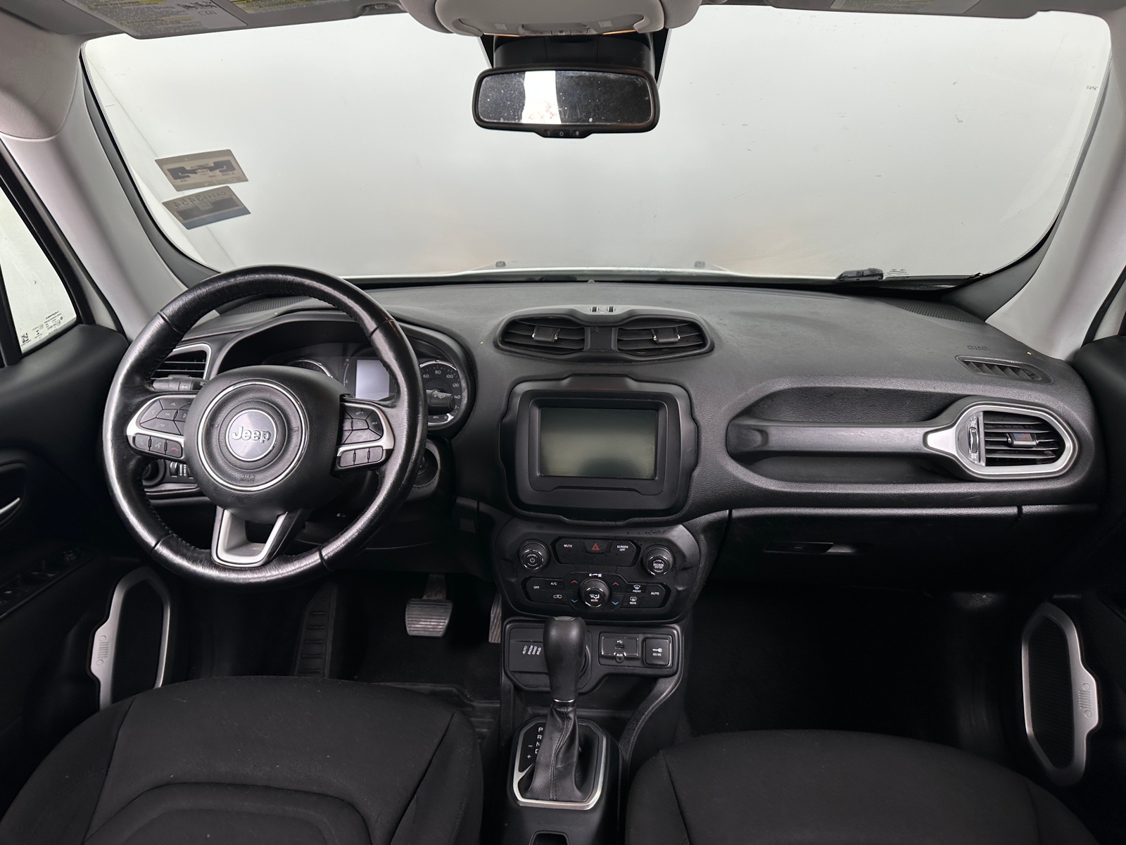 Thumbnail: 2018 Jeep Renegade - 3