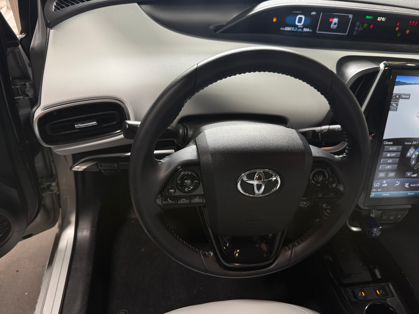 Thumbnail: 2022 Toyota Prius Prime - 5