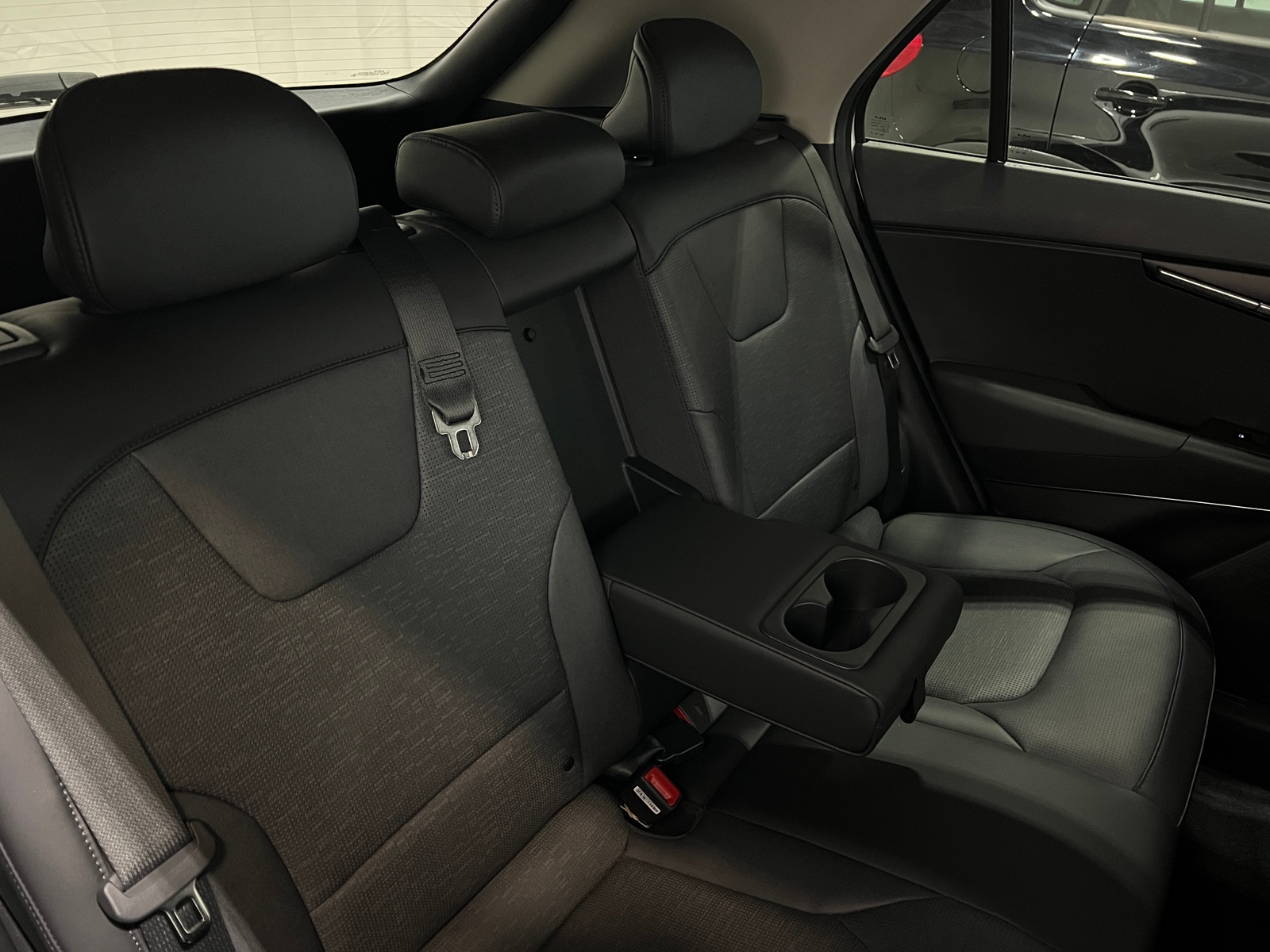 Thumbnail: 2023 Kia Niro - 5