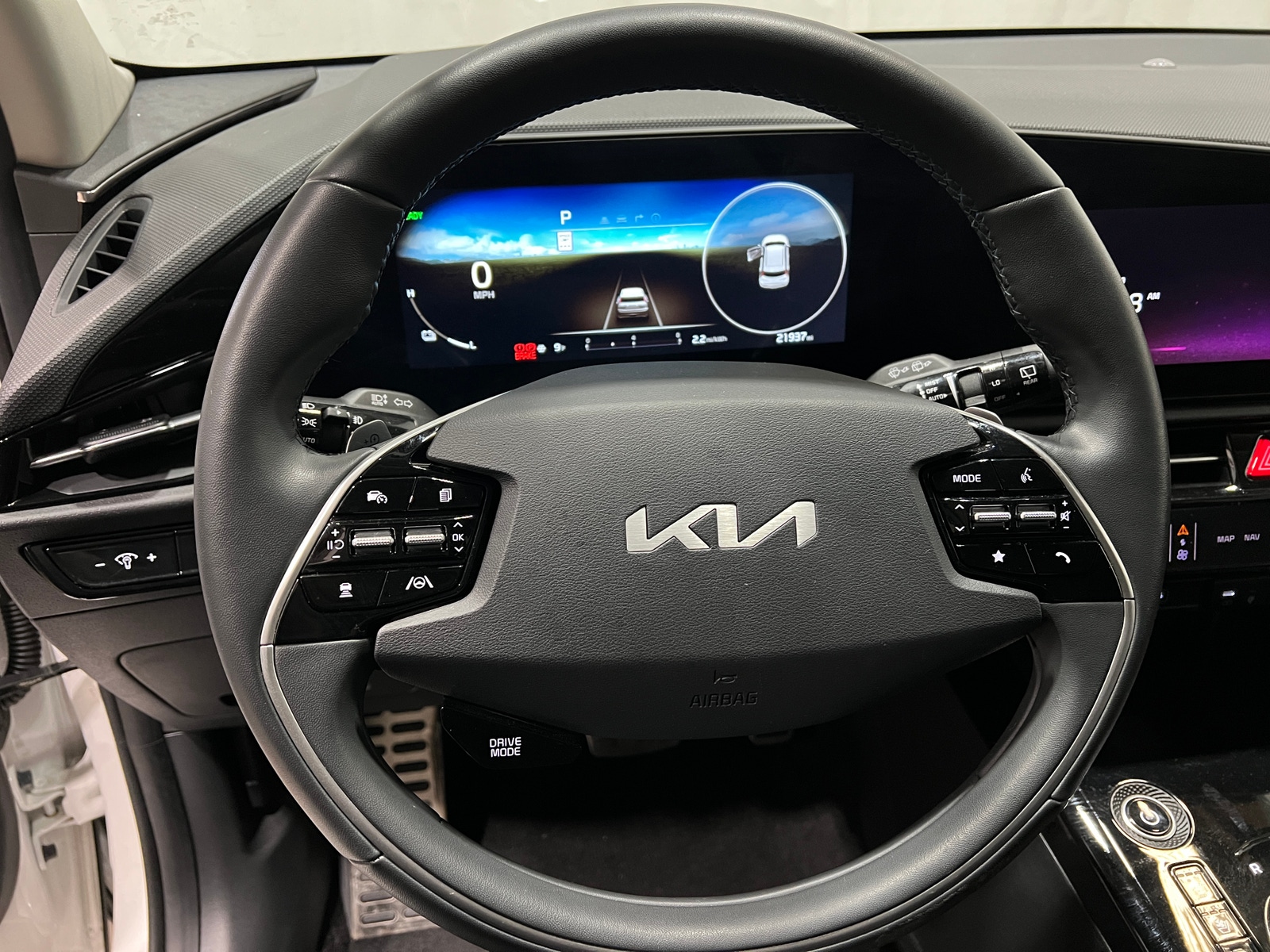 Thumbnail: 2023 Kia Niro - 4