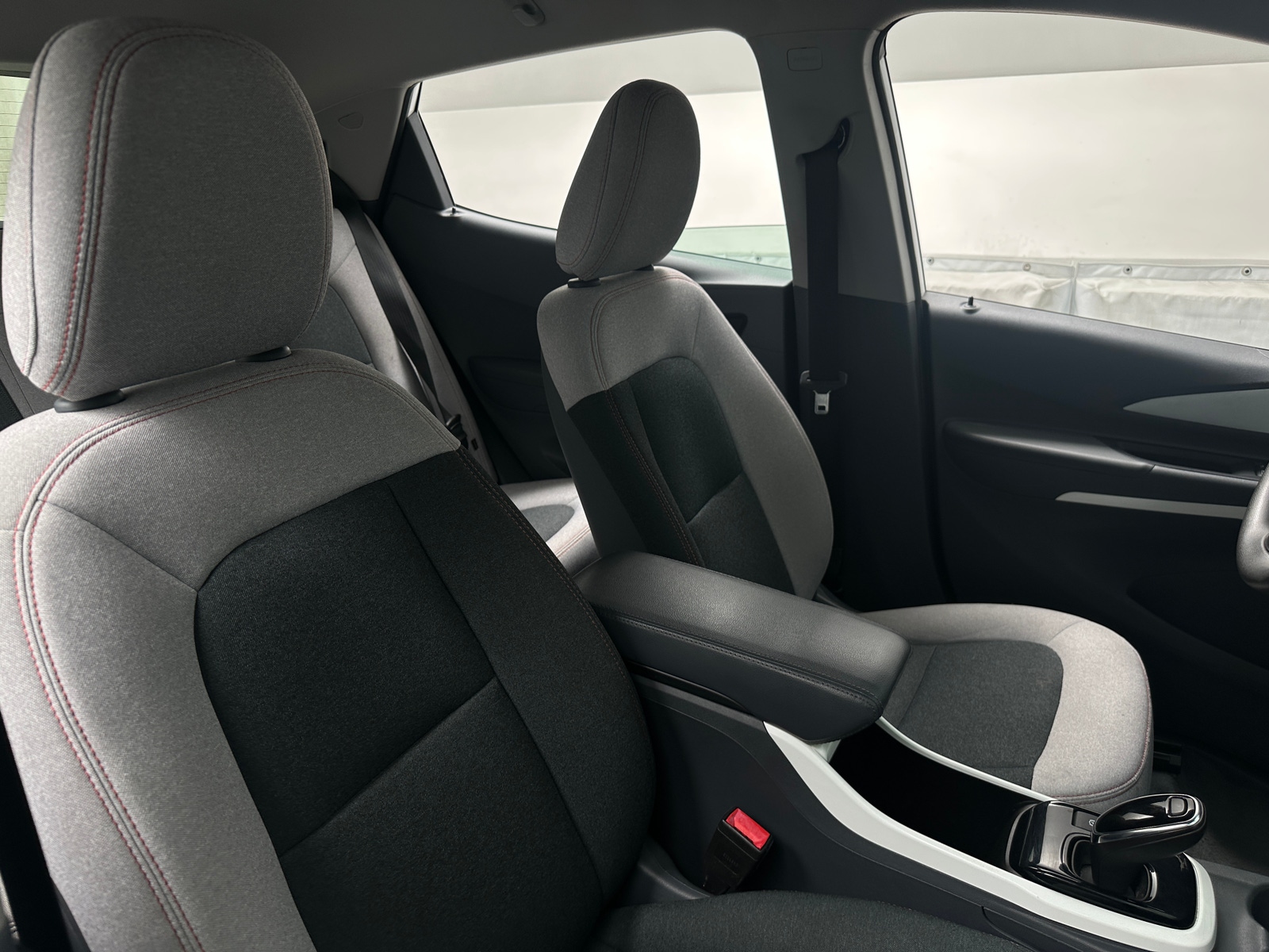 Thumbnail: 2018 Chevrolet Bolt EV - 2