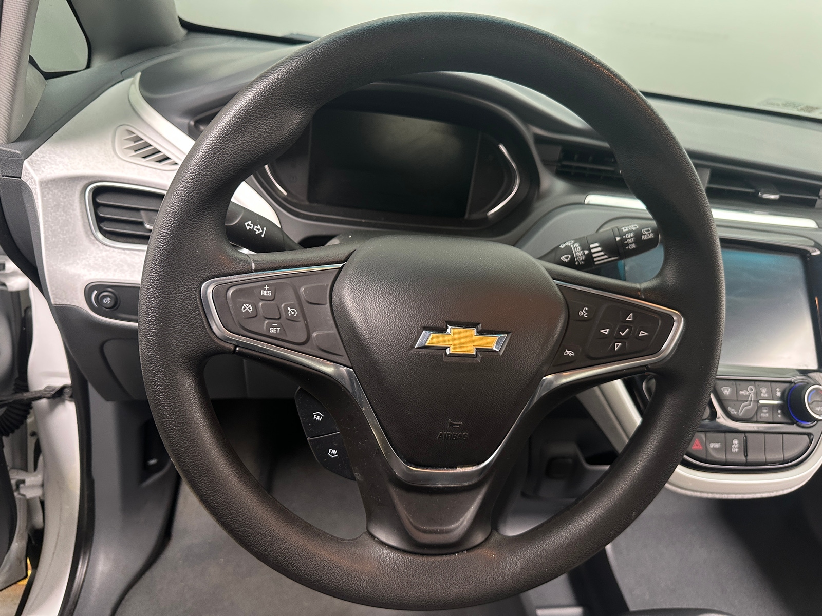 Thumbnail: 2018 Chevrolet Bolt EV - 5