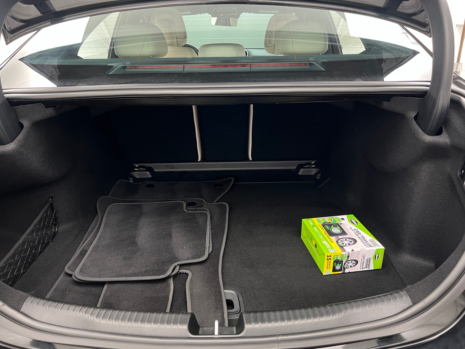 Thumbnail: 2025 Mercedes-Benz C-Class - 6