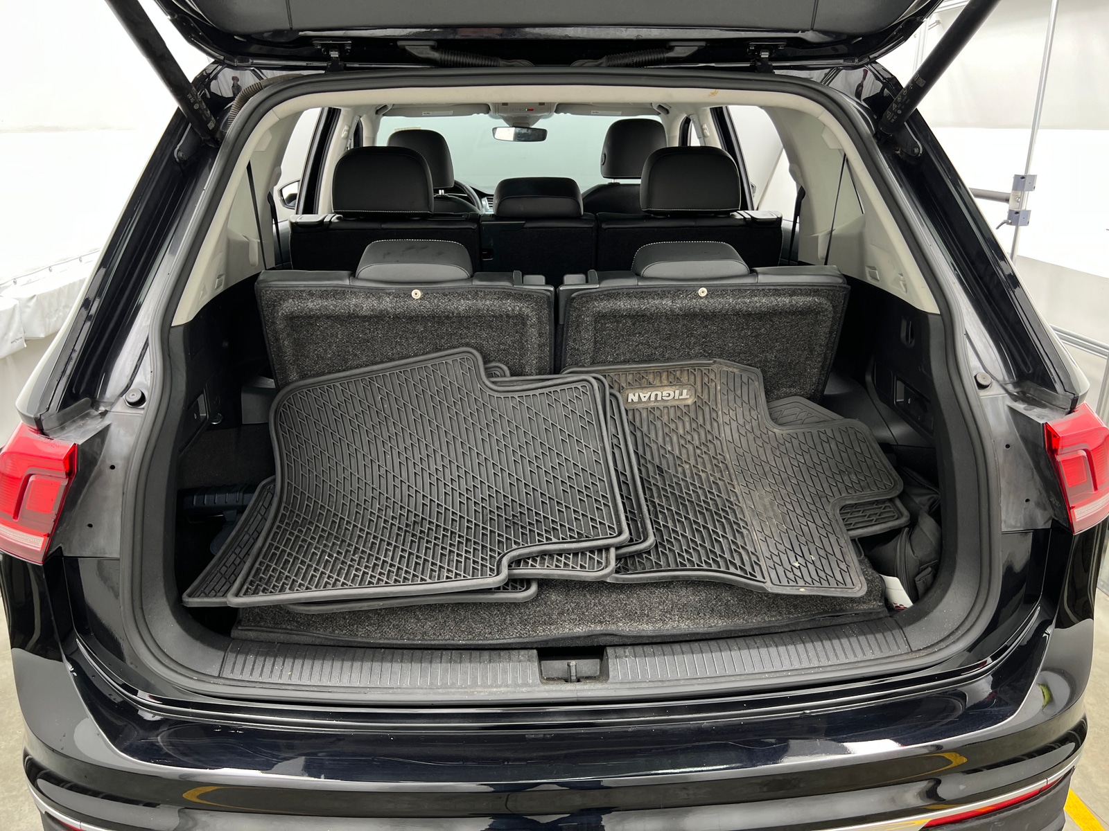 Thumbnail: 2022 Volkswagen Tiguan - 6