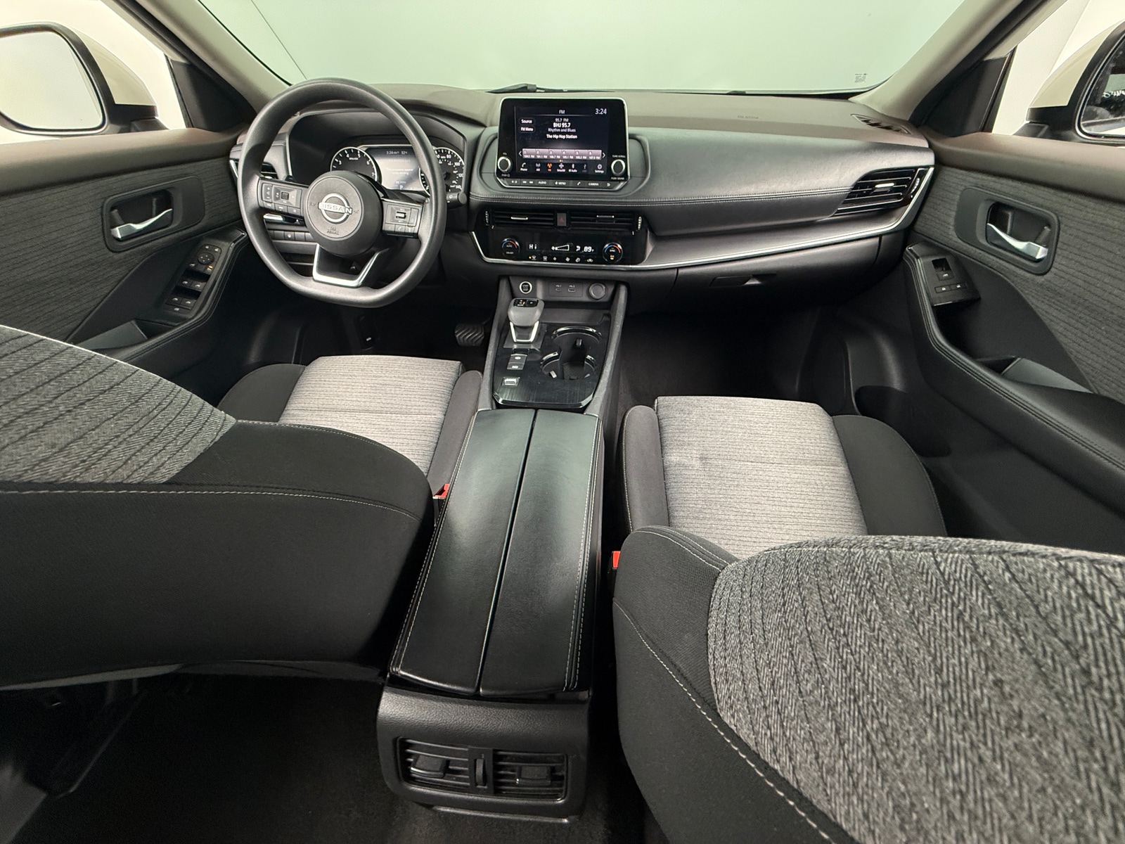 Thumbnail: 2022 Nissan Rogue - 3