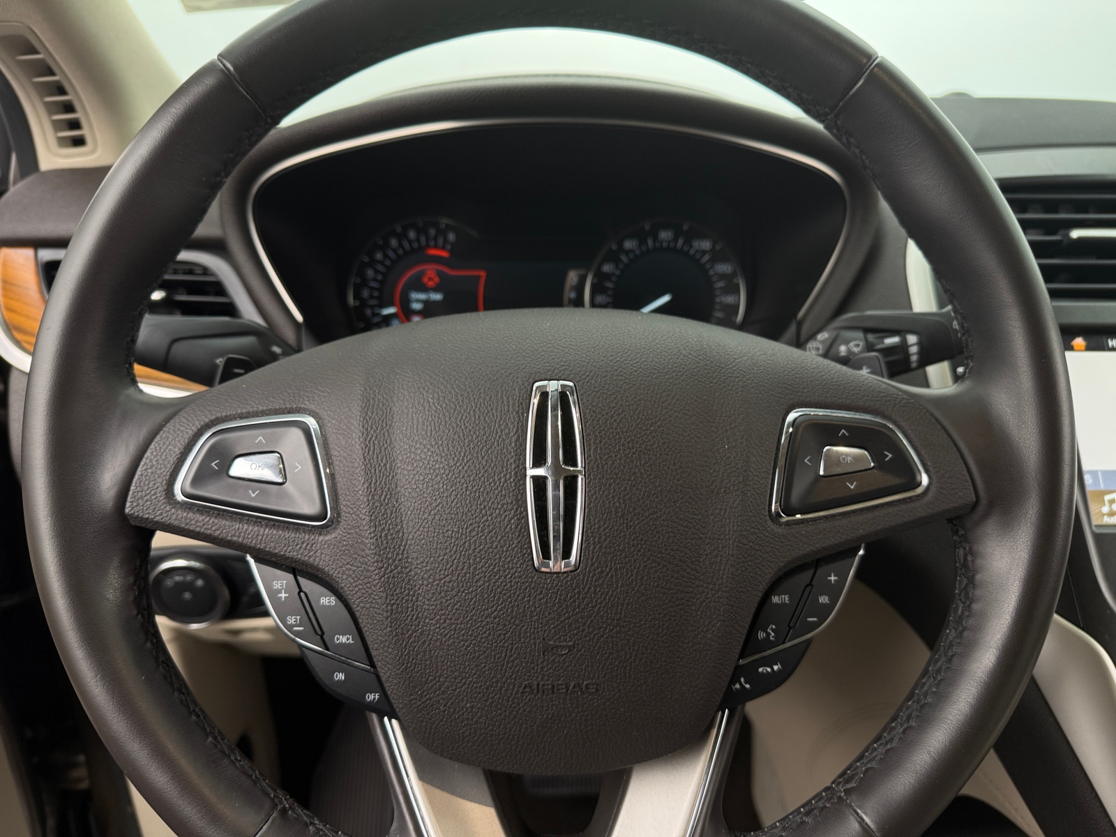 Thumbnail: 2019 Lincoln MKC - 4
