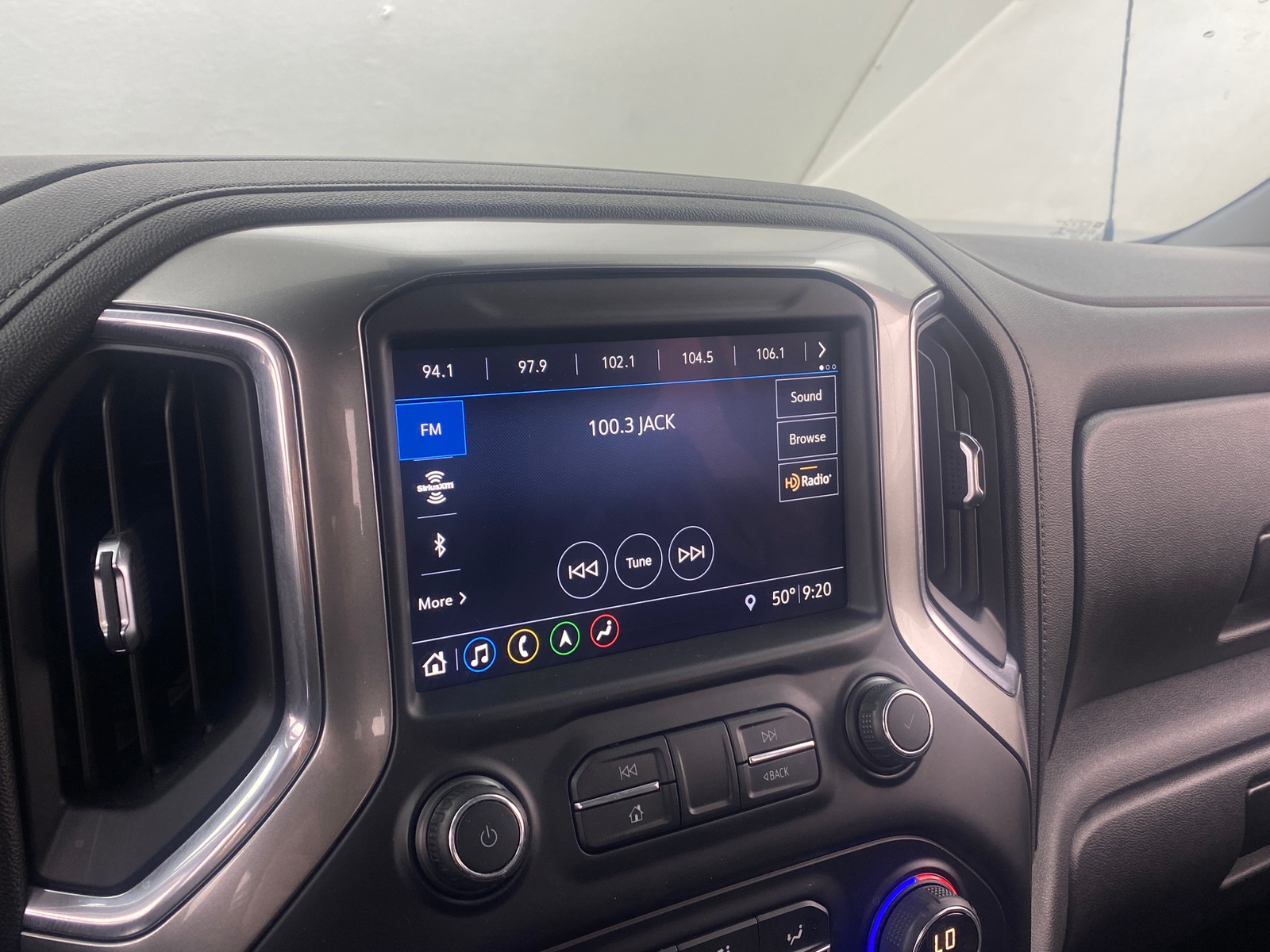 Thumbnail: 2019 Chevrolet Silverado 1500 - 3