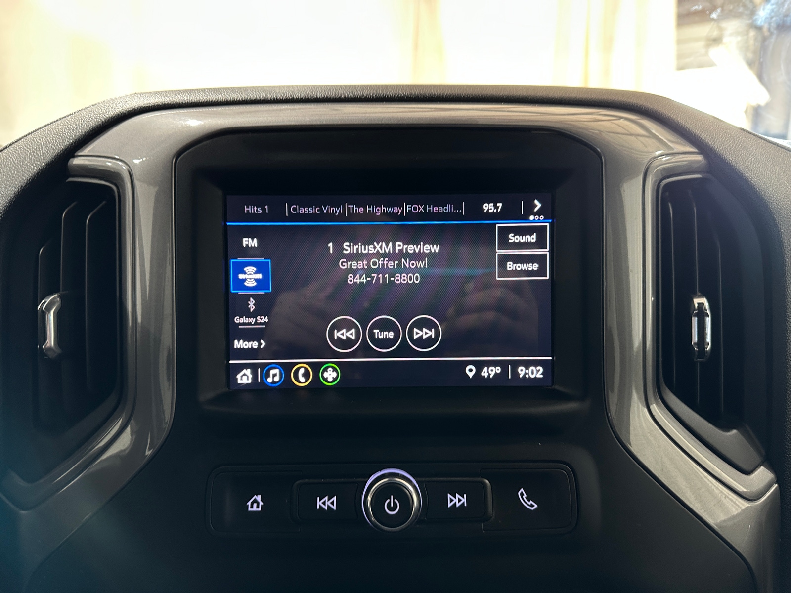 Thumbnail: 2022 Chevrolet Silverado 1500 - 4