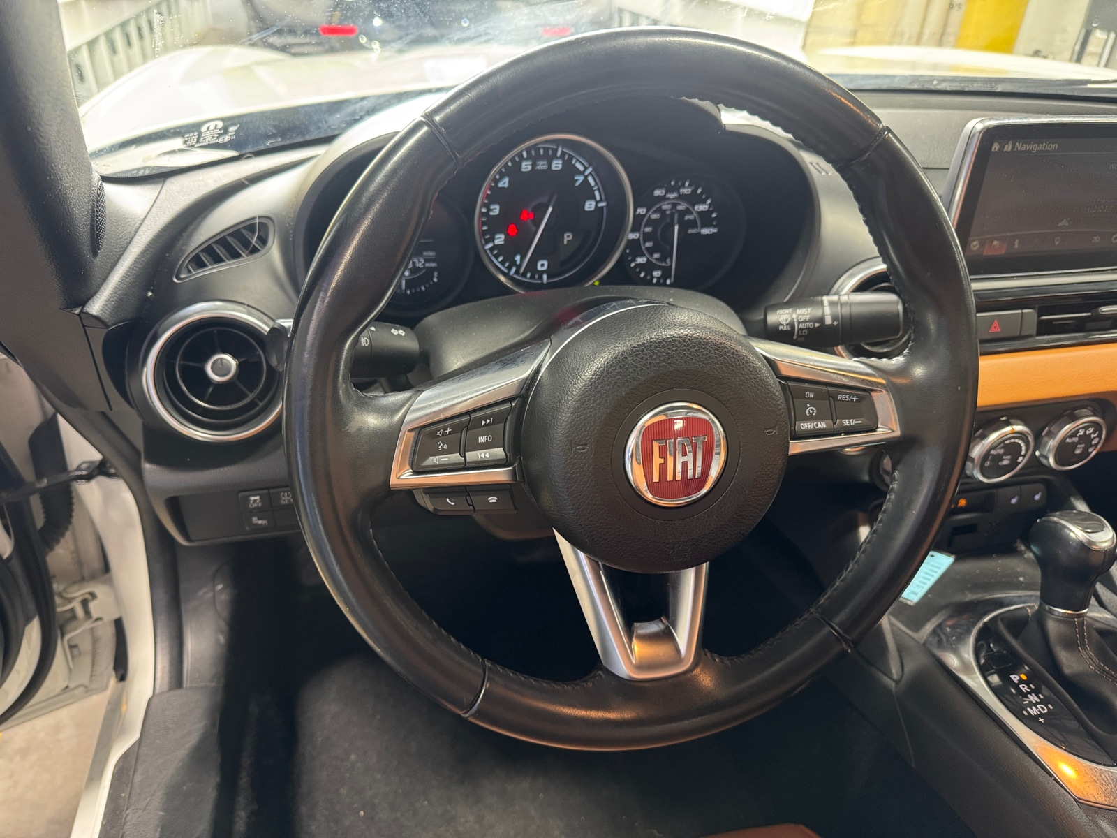 Thumbnail: 2017 Fiat 124 Spider - 4