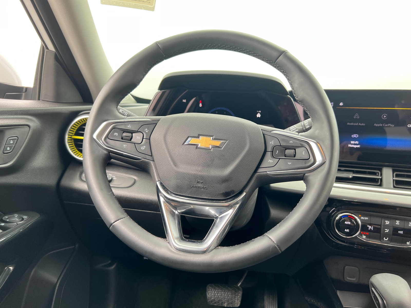 Thumbnail: 2025 Chevrolet Trax - 5