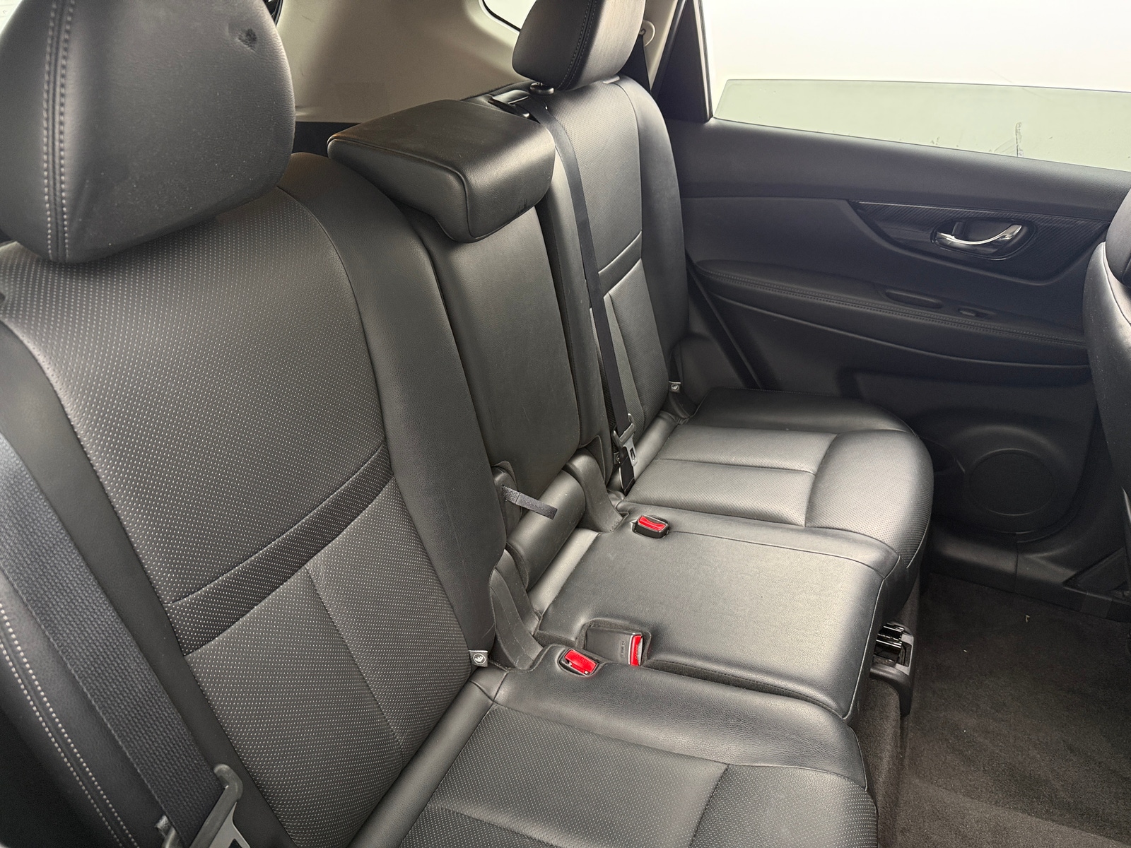 Thumbnail: 2017 Nissan Rogue - 5