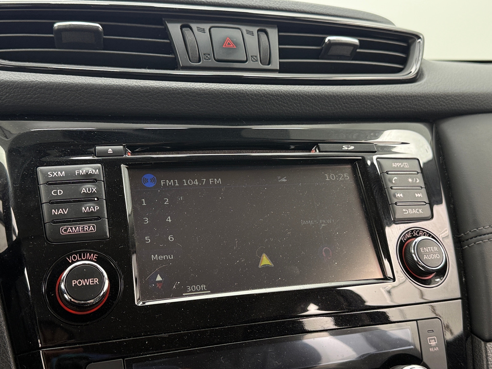 Thumbnail: 2017 Nissan Rogue - 3