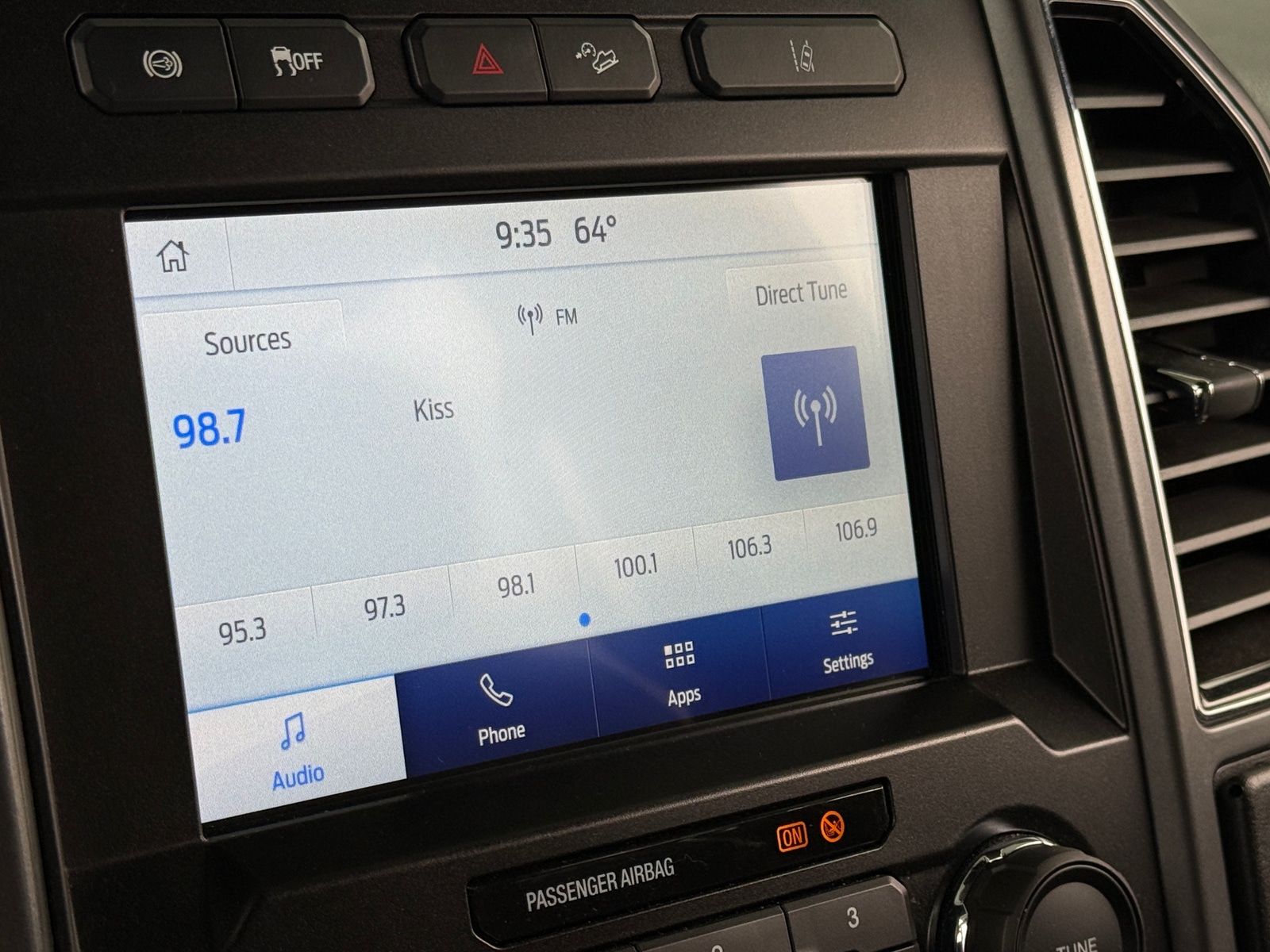 Thumbnail: 2020 Ford Econoline - 4