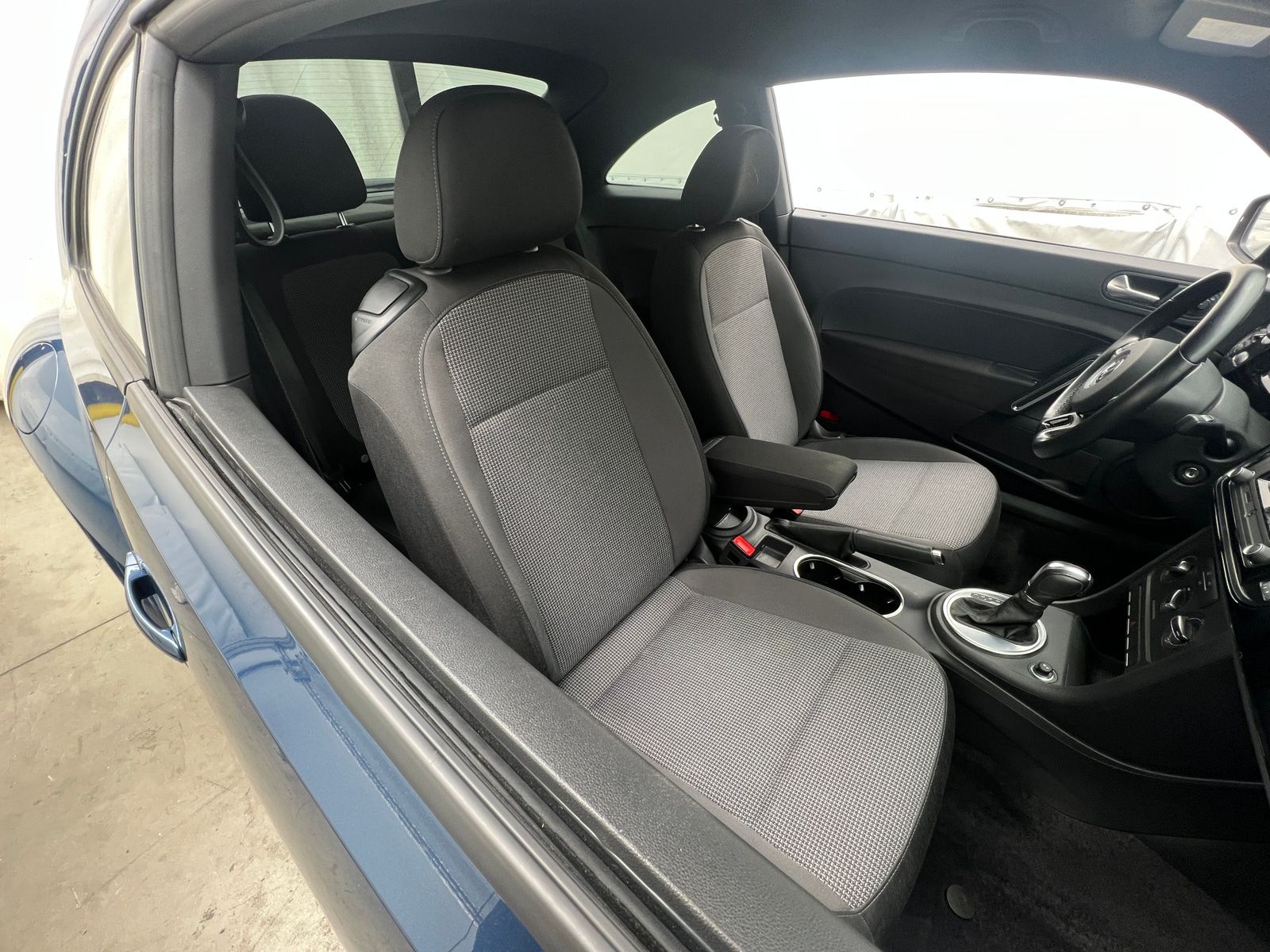 Thumbnail: 2019 Volkswagen Beetle - 2