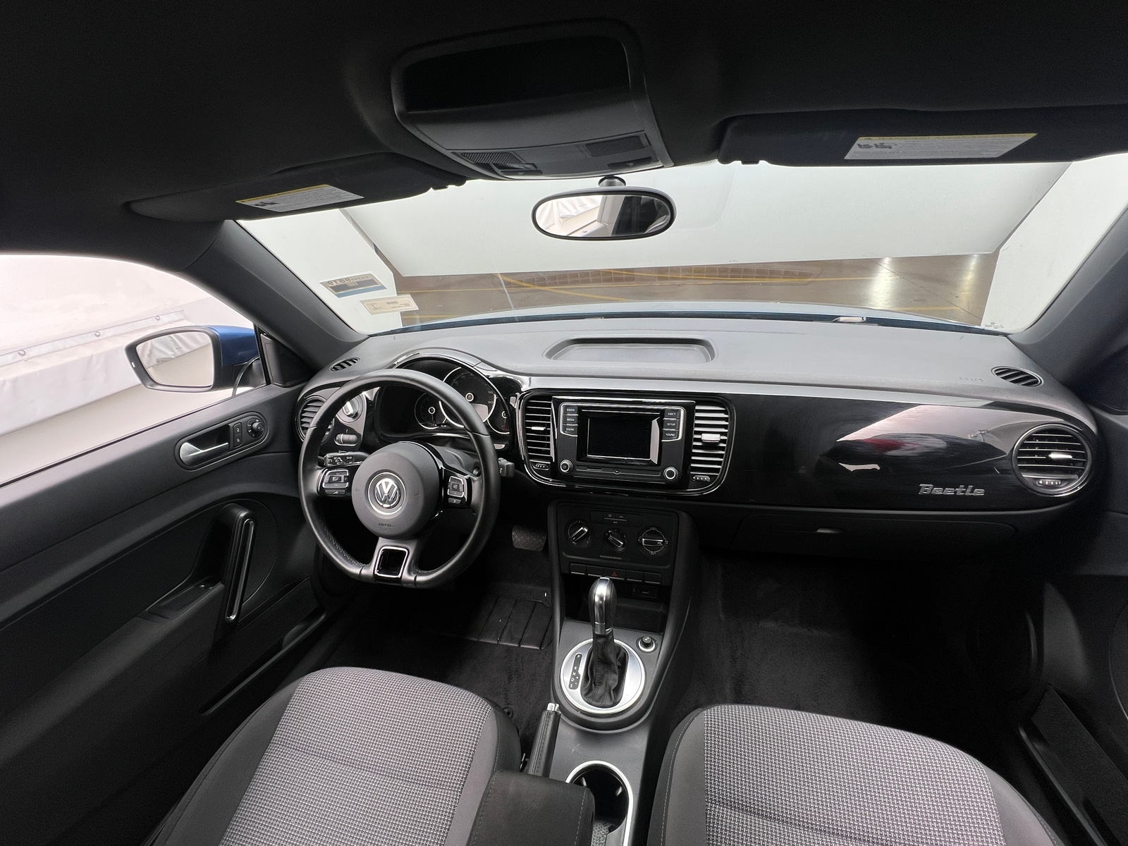 Thumbnail: 2019 Volkswagen Beetle - 3