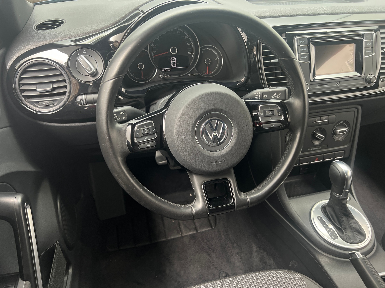 Thumbnail: 2019 Volkswagen Beetle - 5
