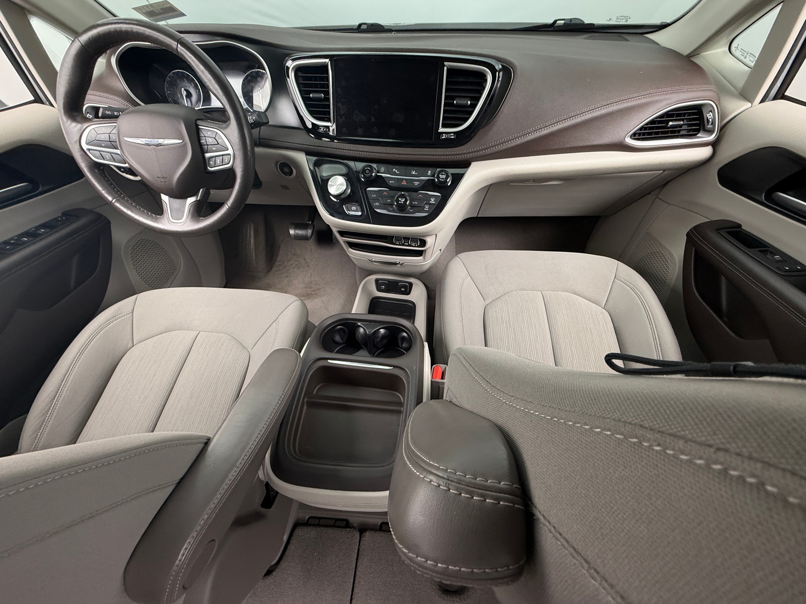 Thumbnail: 2021 Chrysler Pacifica - 3