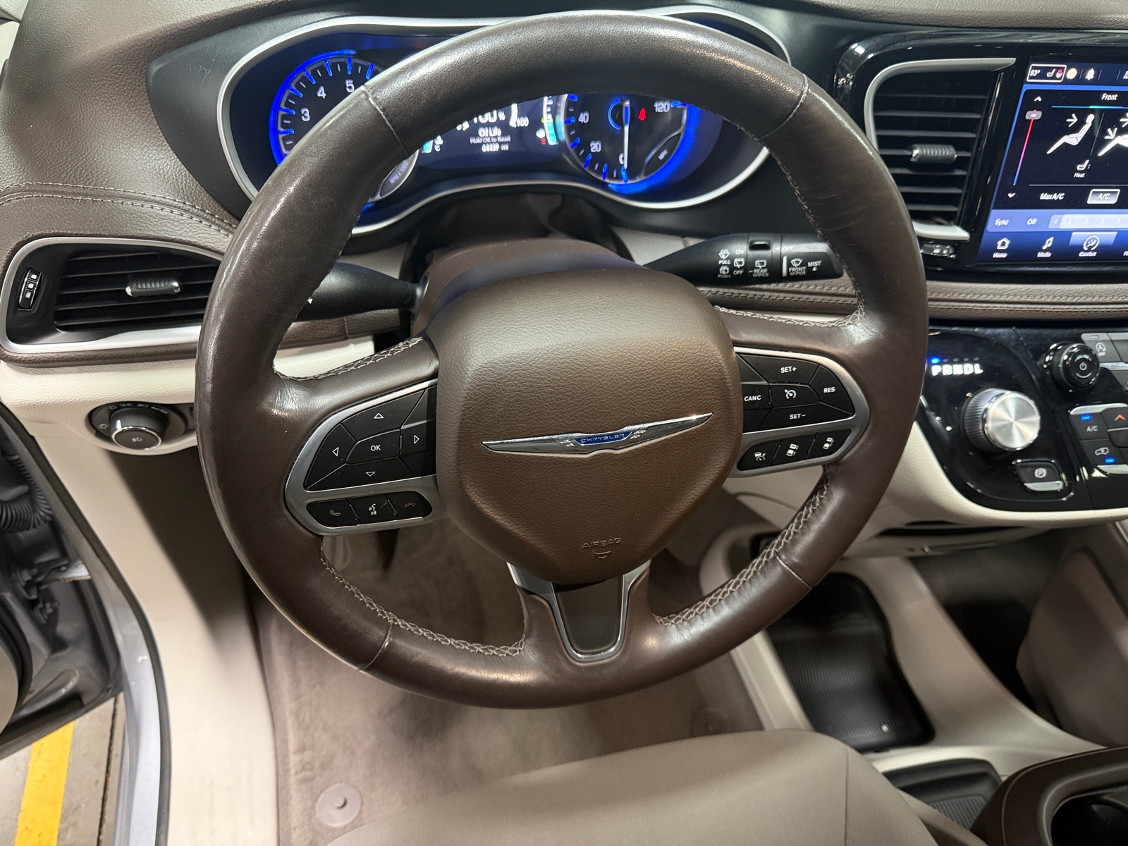 Thumbnail: 2021 Chrysler Pacifica - 5