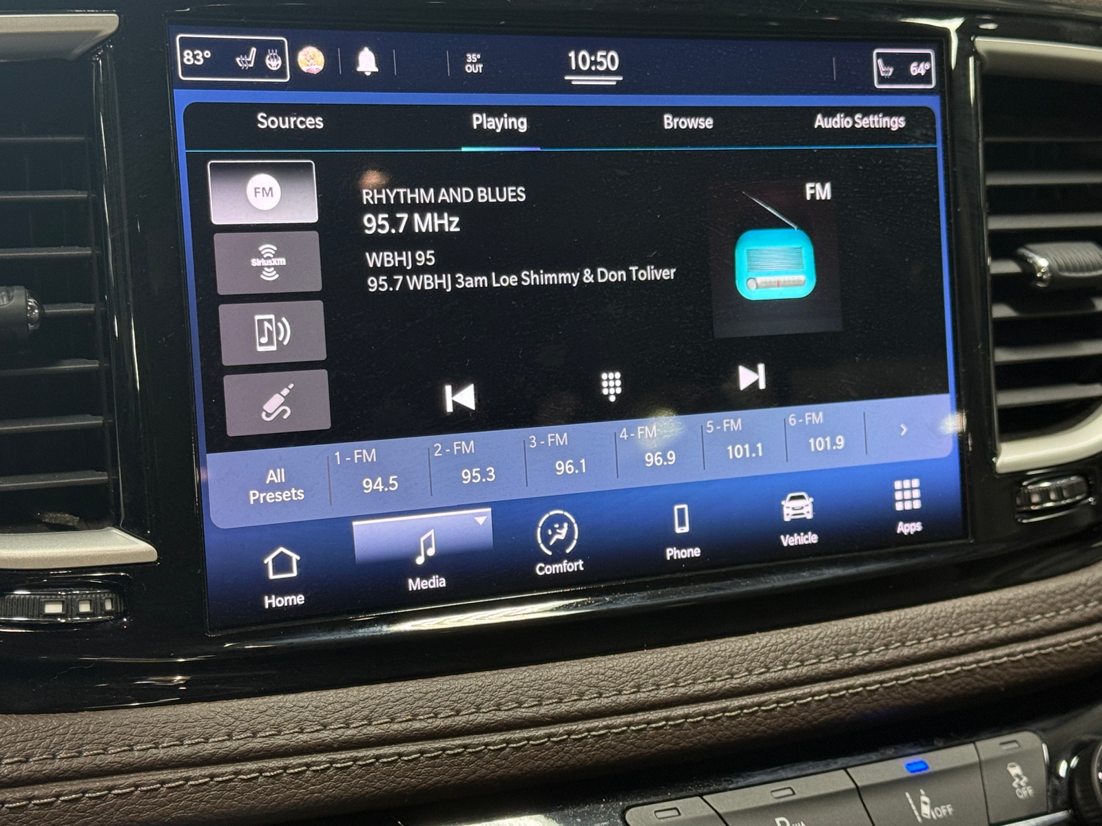 Thumbnail: 2021 Chrysler Pacifica - 4