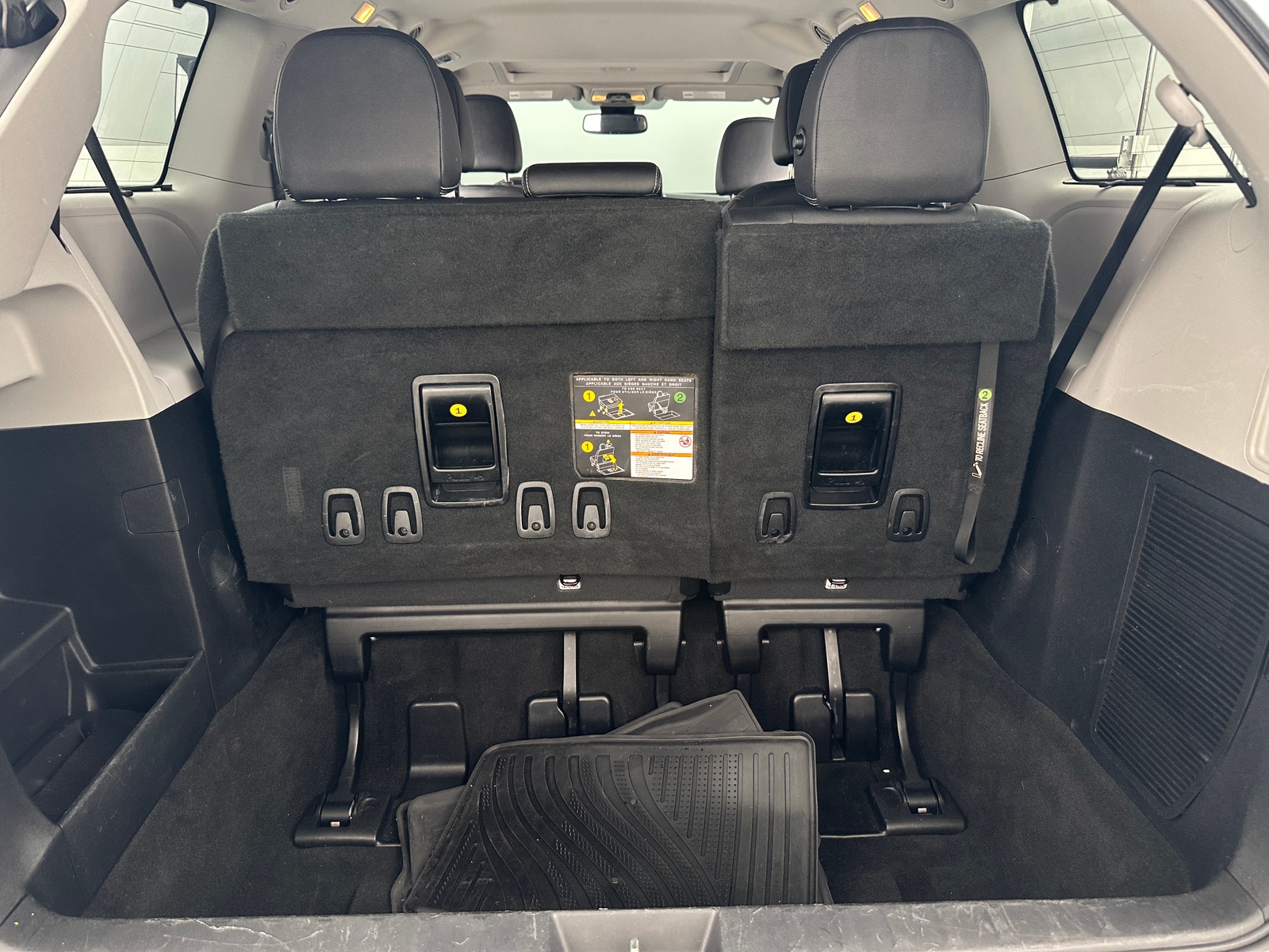 Thumbnail: 2020 Toyota Sienna - 6