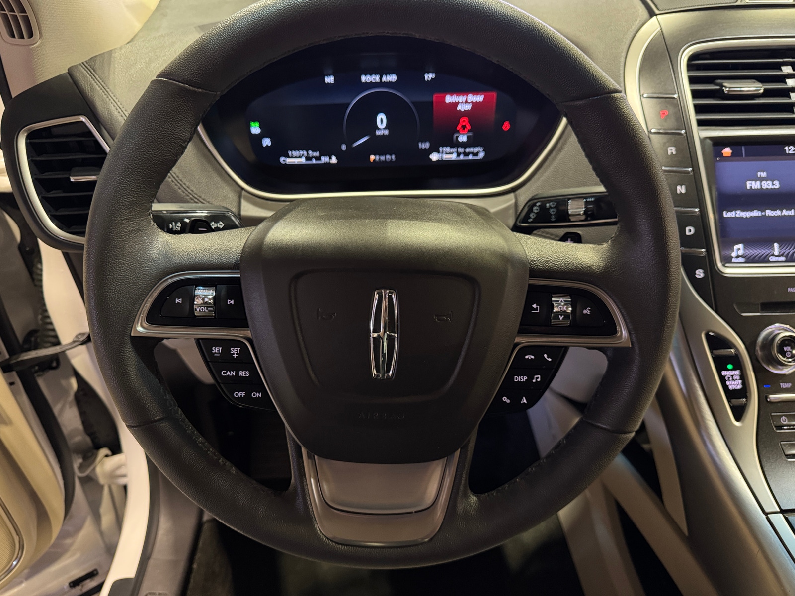 Thumbnail: 2019 Lincoln Nautilus - 4