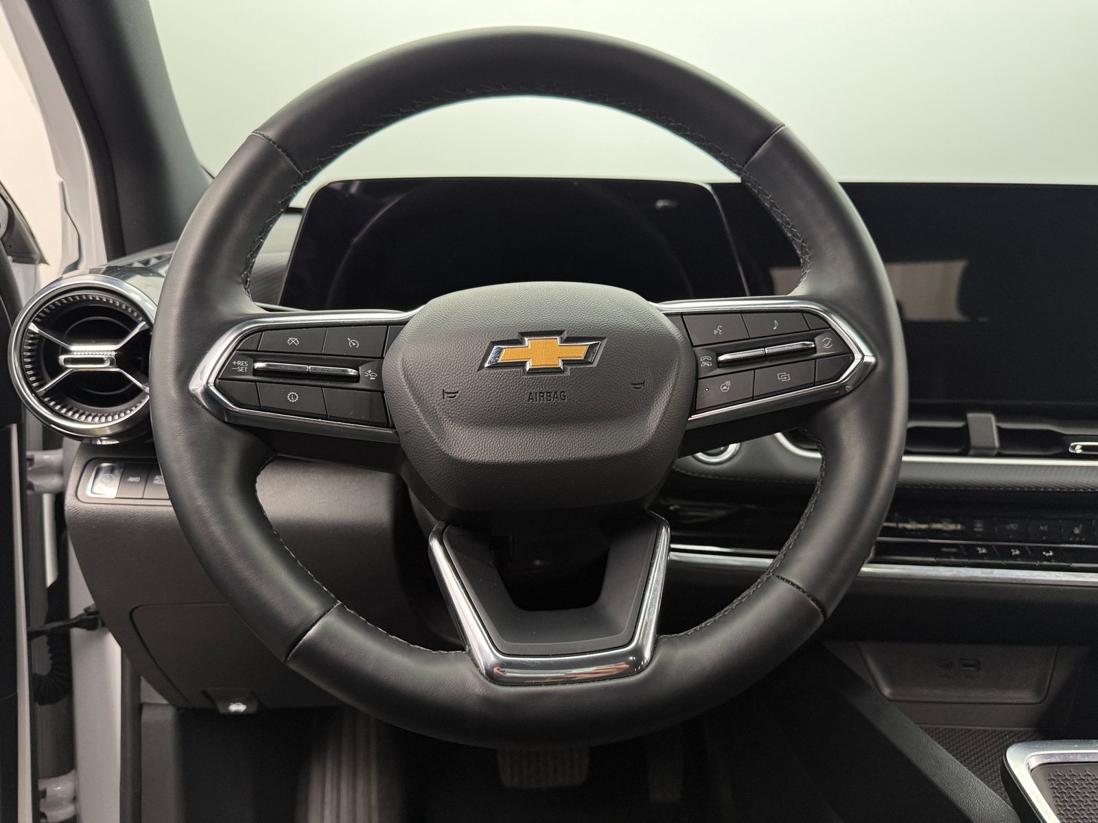 Thumbnail: 2025 Chevrolet Equinox - 5