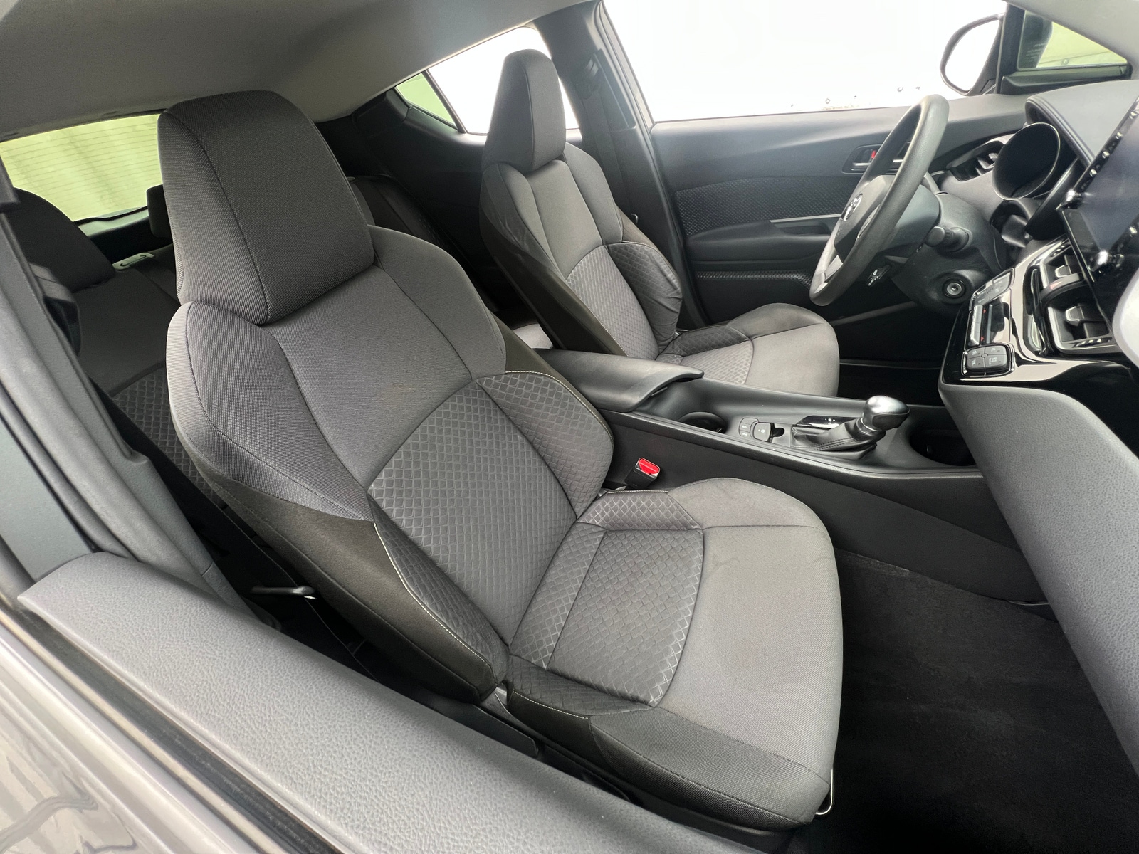 Thumbnail: 2020 Toyota C-HR - 2