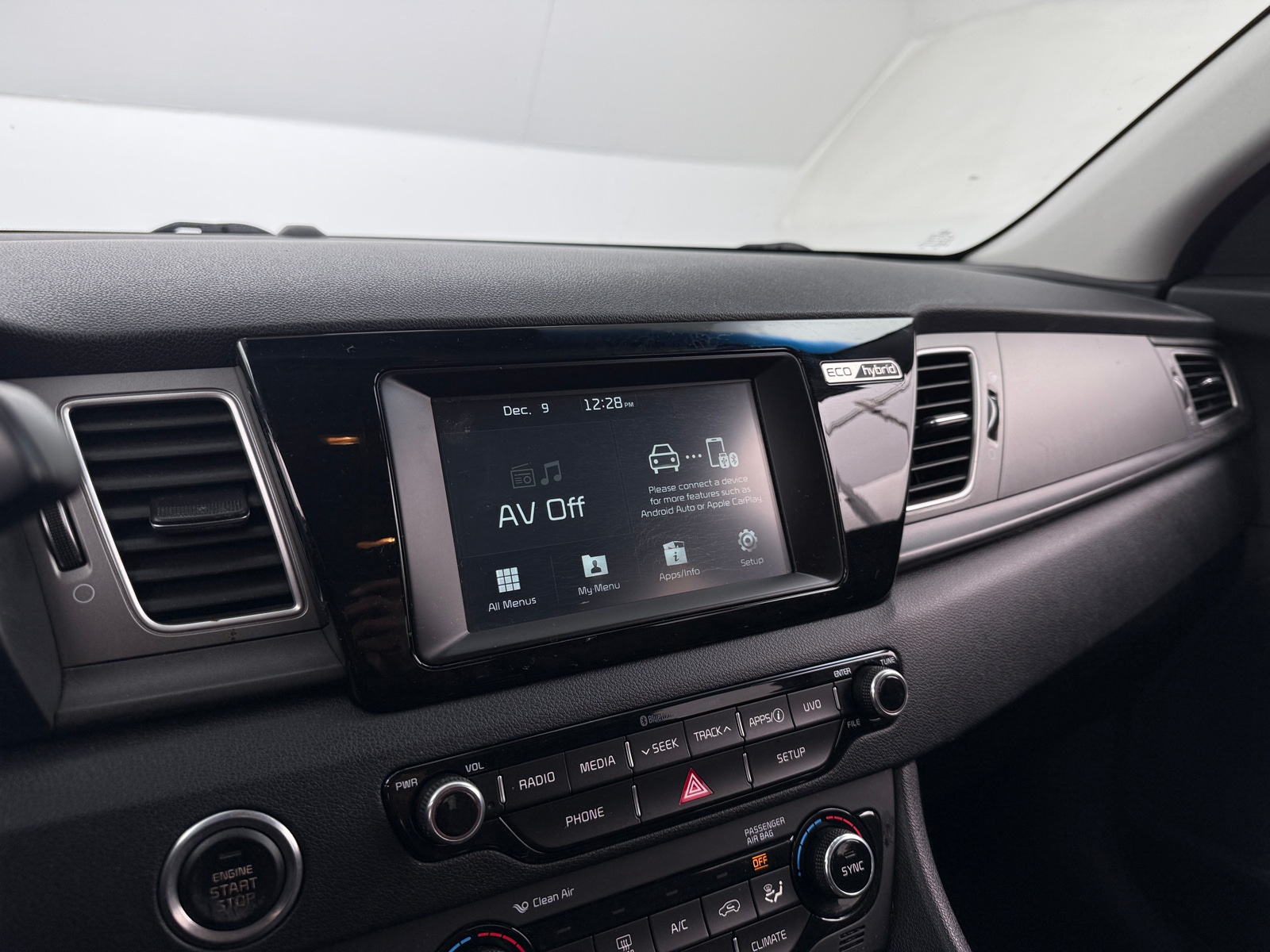 Thumbnail: 2018 Kia Niro - 4