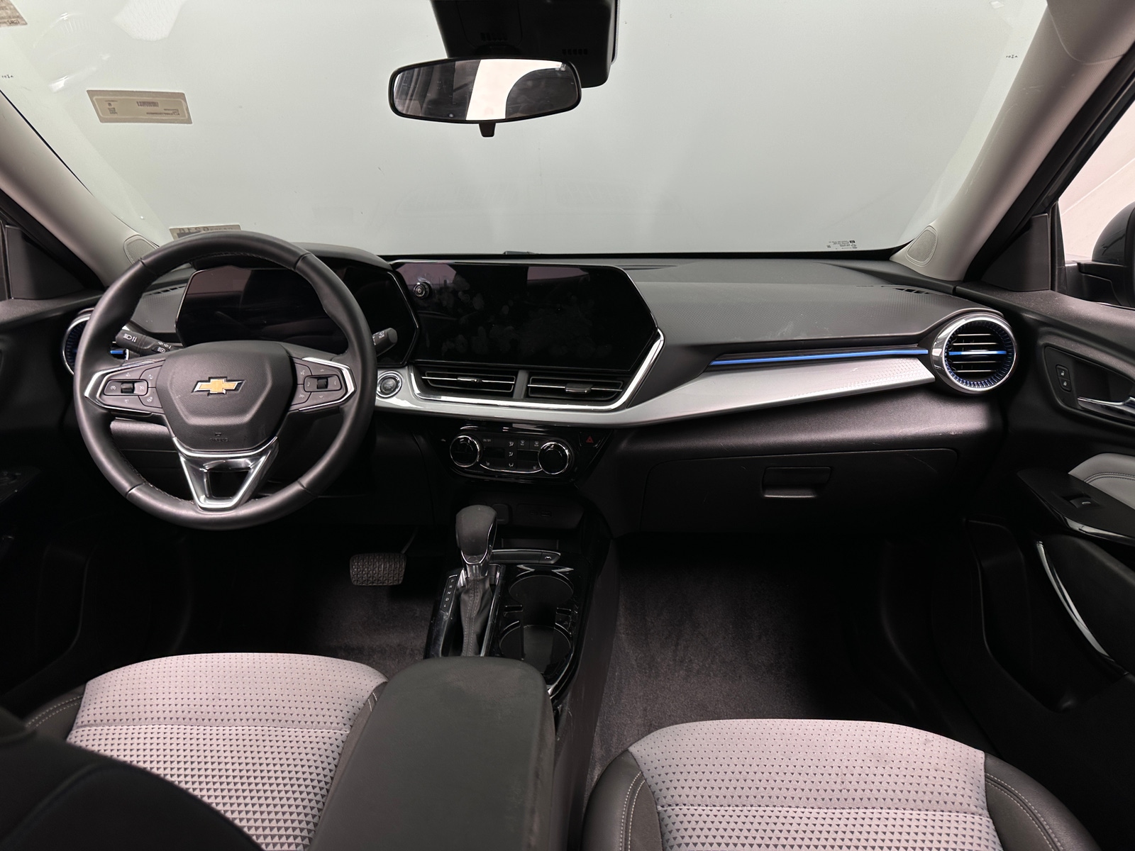 Thumbnail: 2025 Chevrolet Trax - 3