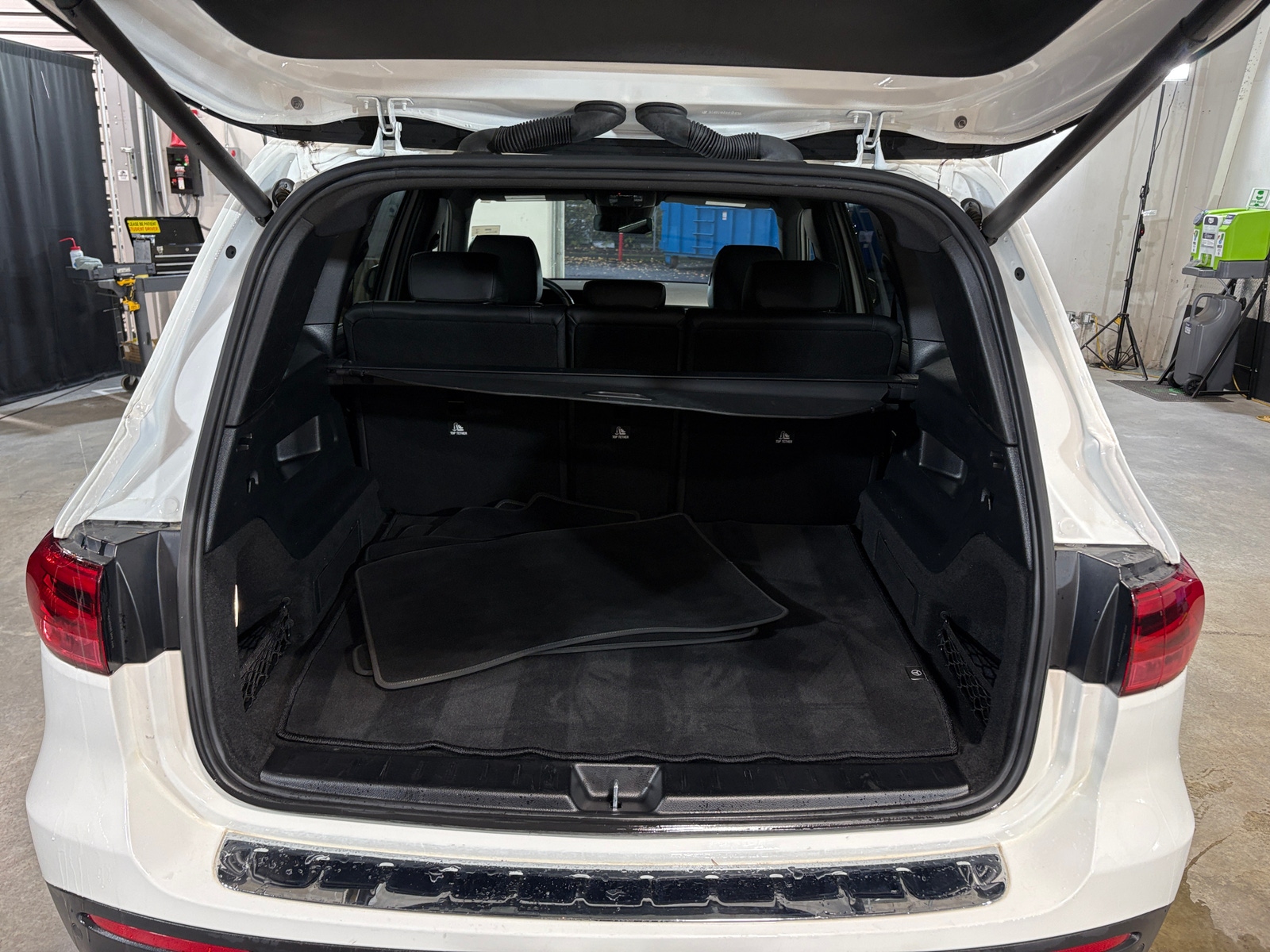 Thumbnail: 2024 Mercedes-Benz GLB - 6