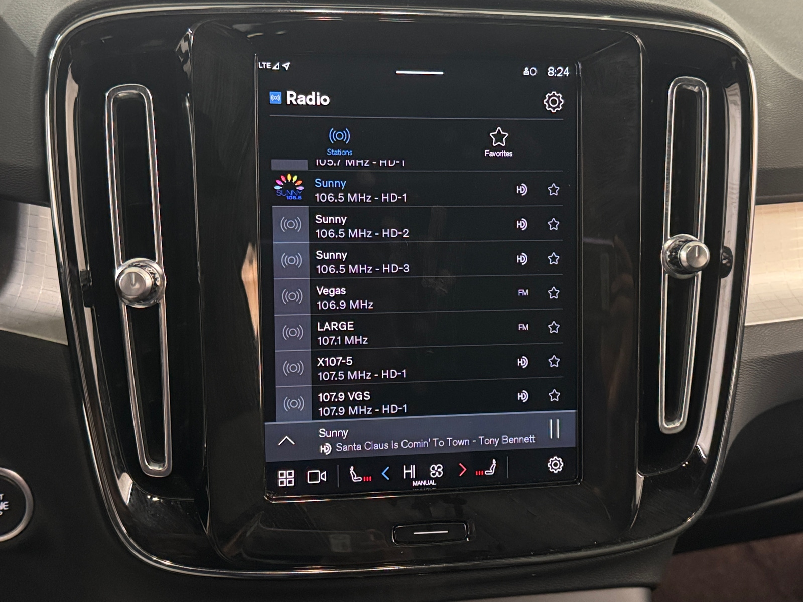 Thumbnail: 2024 Volvo XC40 - 4