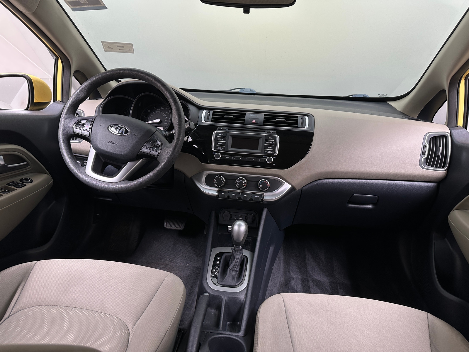 Thumbnail: 2016 Kia Rio - 3