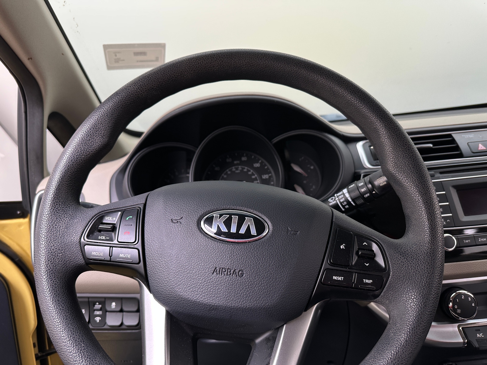 Thumbnail: 2016 Kia Rio - 5